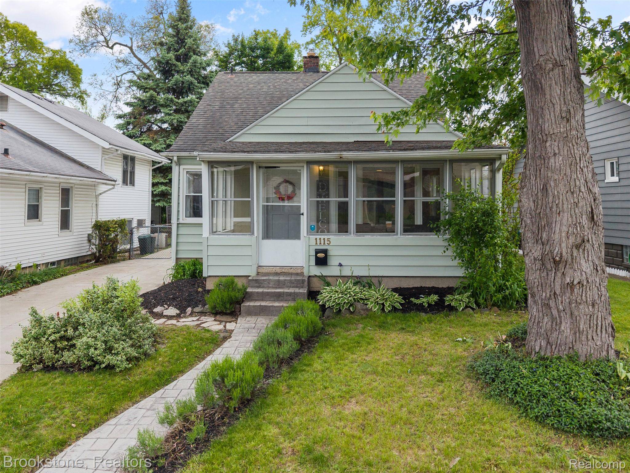 Ferndale, MI 48220,1115 Pearson ST