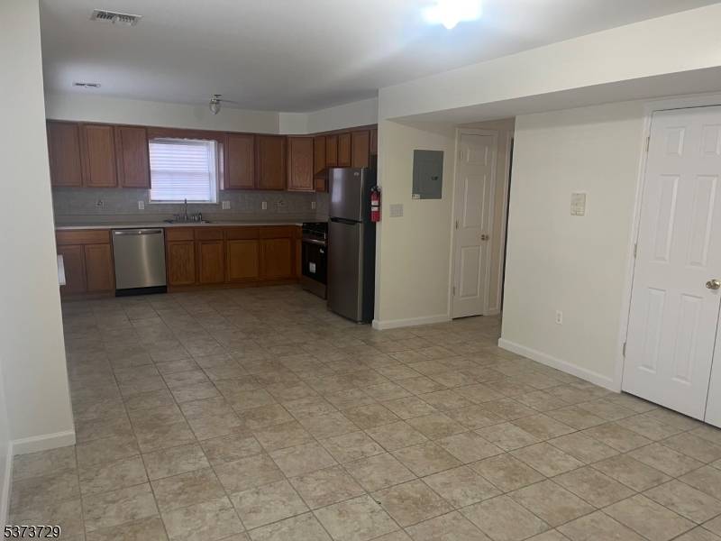 Newark City, NJ 07108,98-100 Quitman St