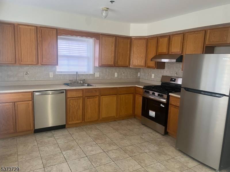 Newark City, NJ 07108,98-100 Quitman St