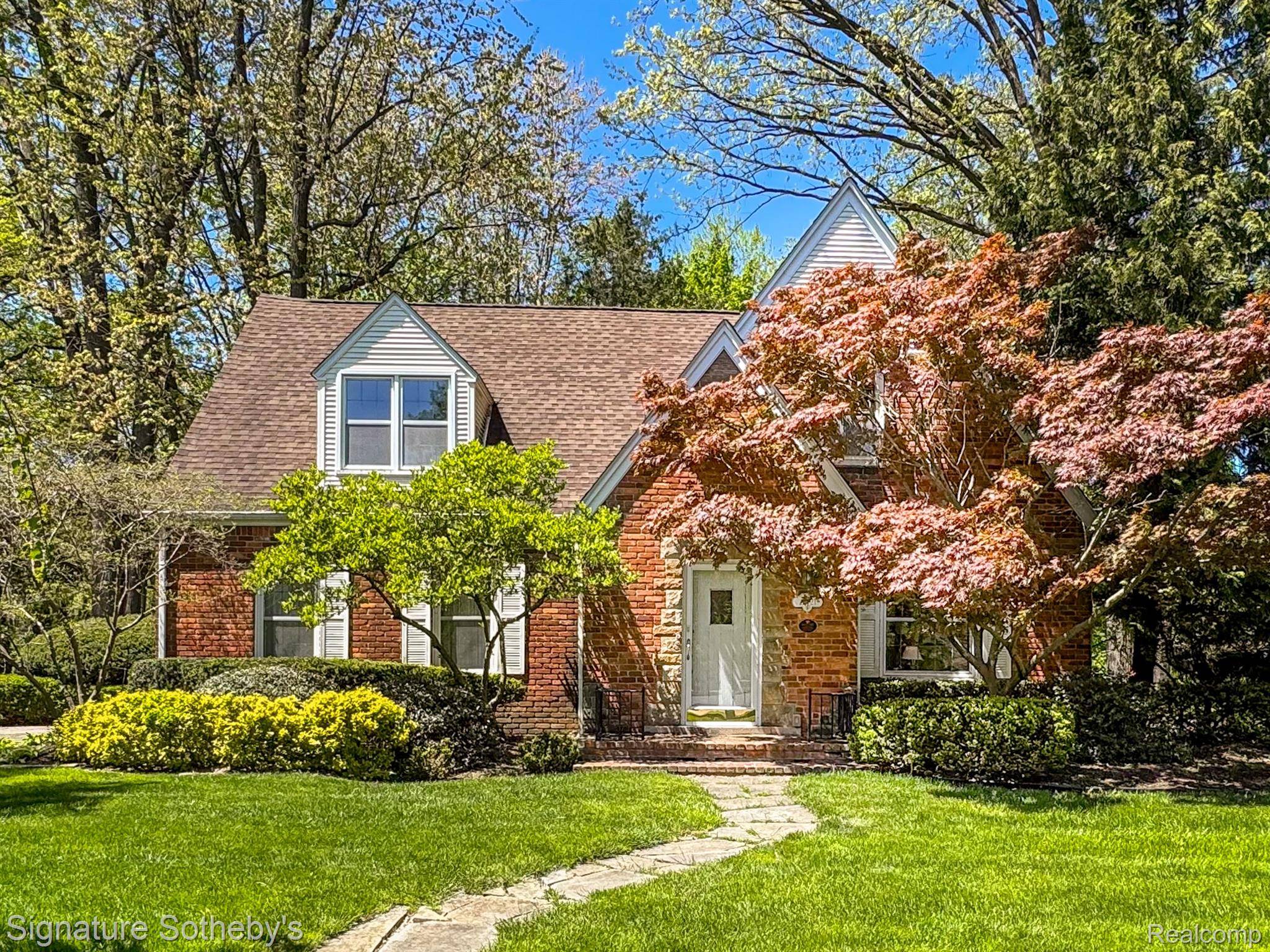 Lathrup Village, MI 48076,27721 SANTA BARBARA DR