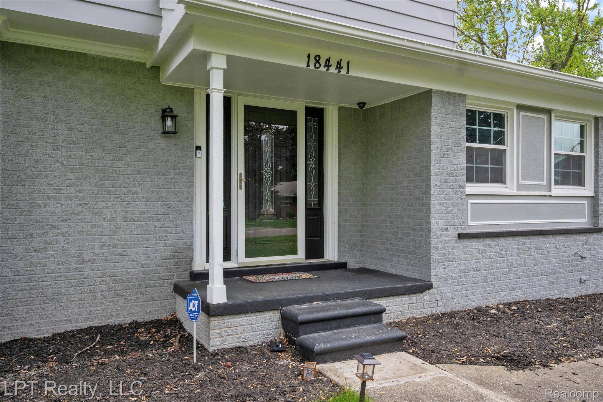 Lathrup Village, MI 48076,18441 ROSELAND BLVD