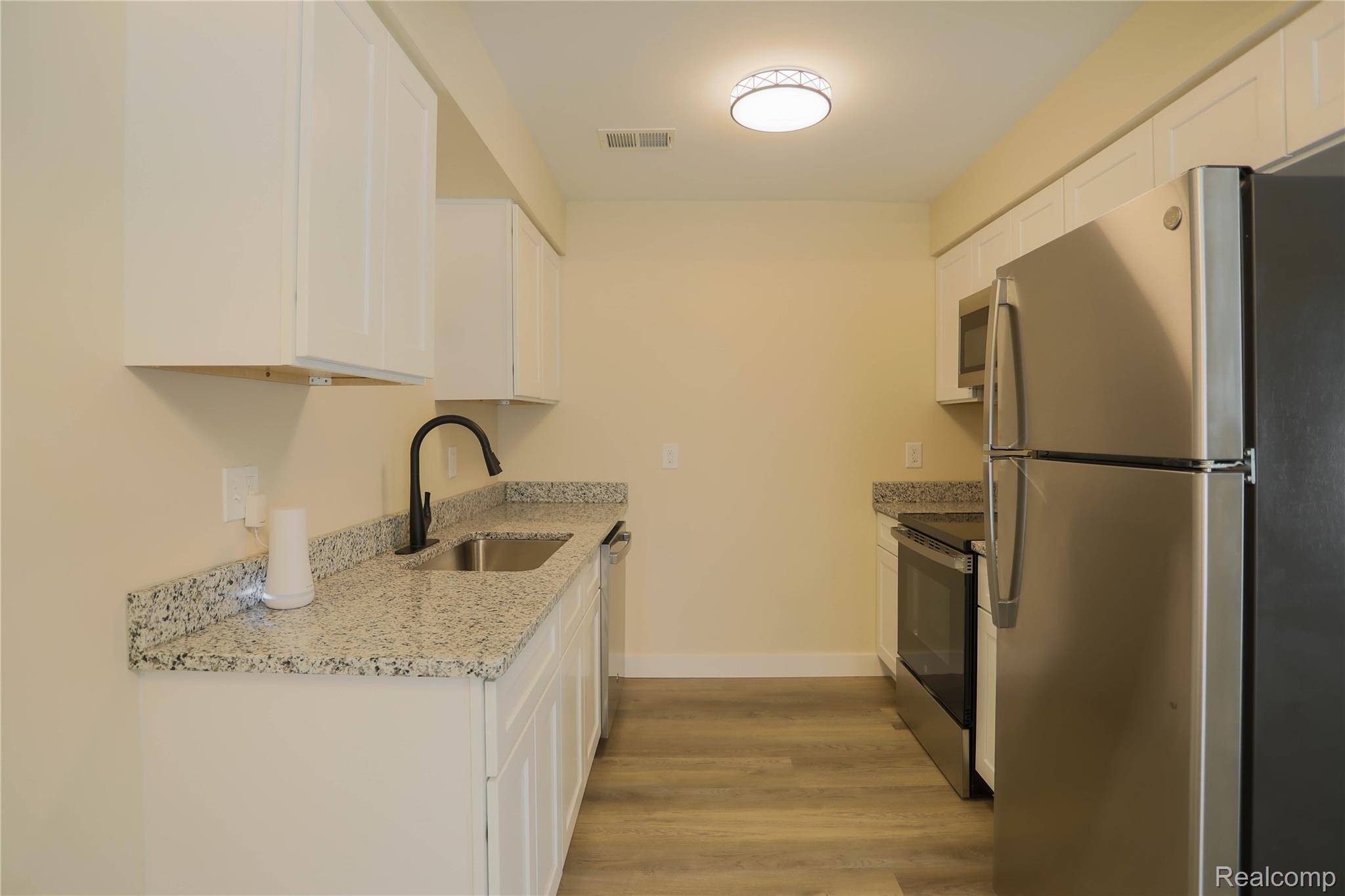 Macomb, MI 48066,17920 Phyllis ST