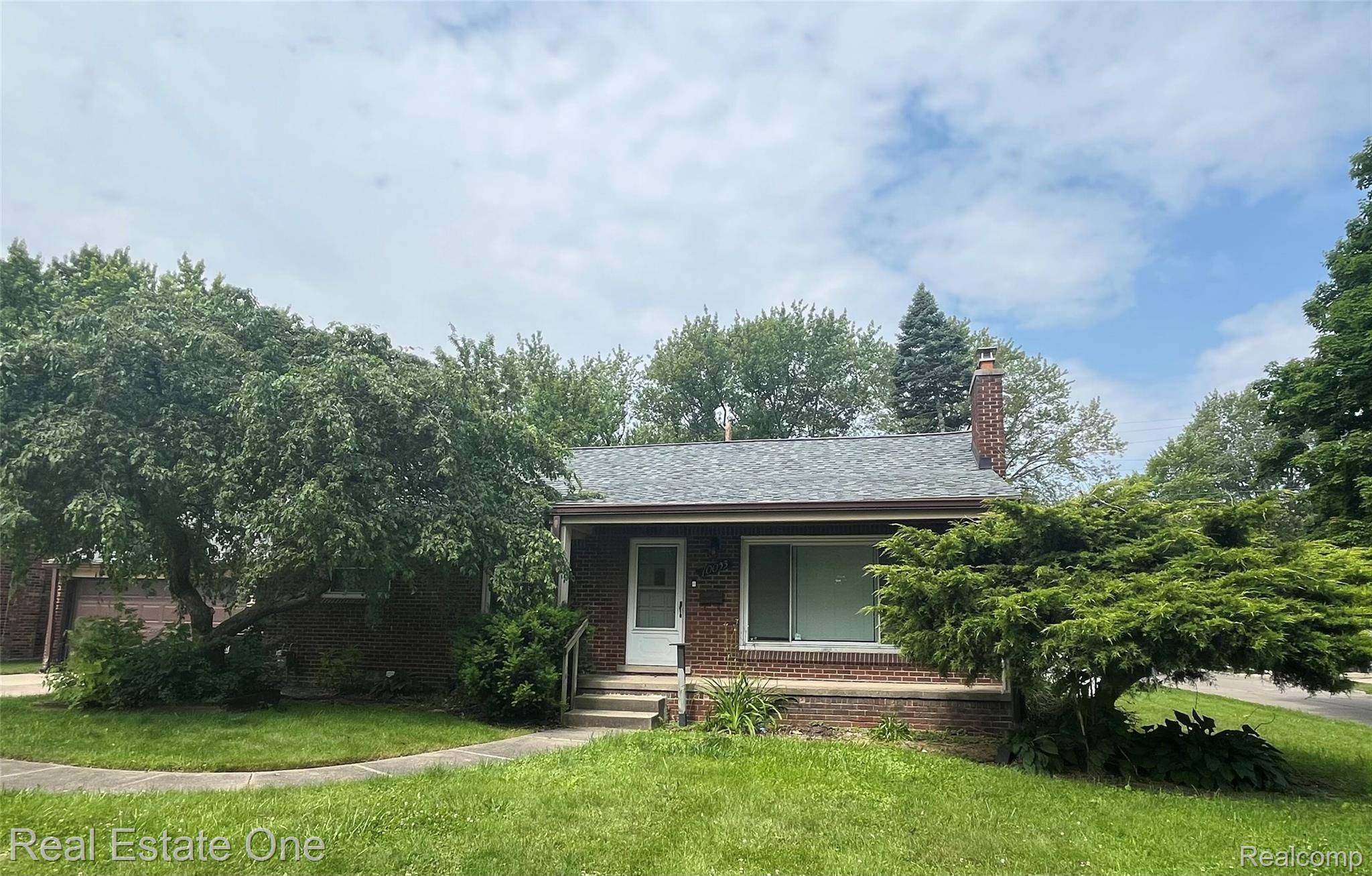 Detroit, MI 48239,10053 Royal Grand