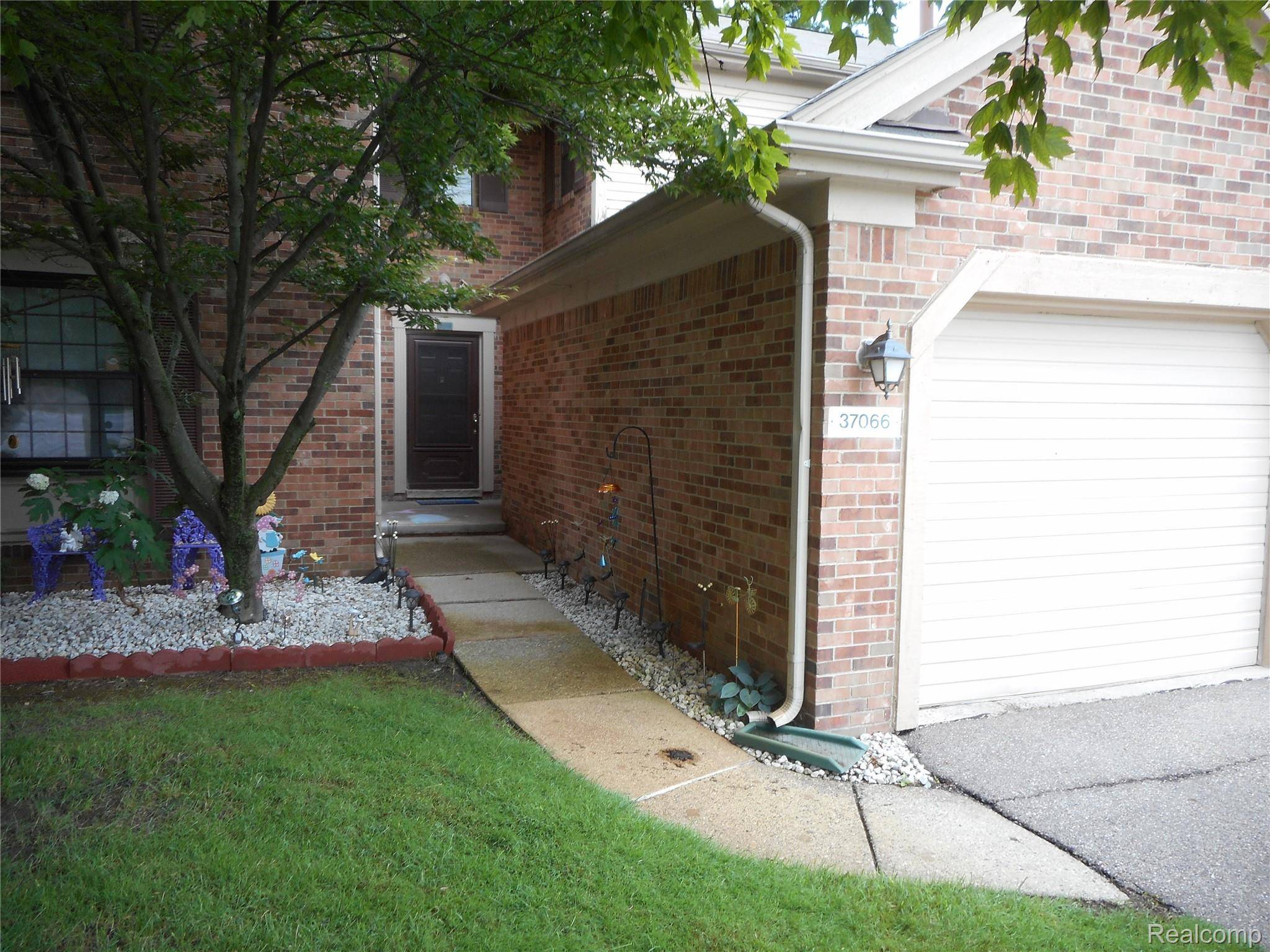 Bloomfield Hills, MI 48331,37066 Kirkshire CT