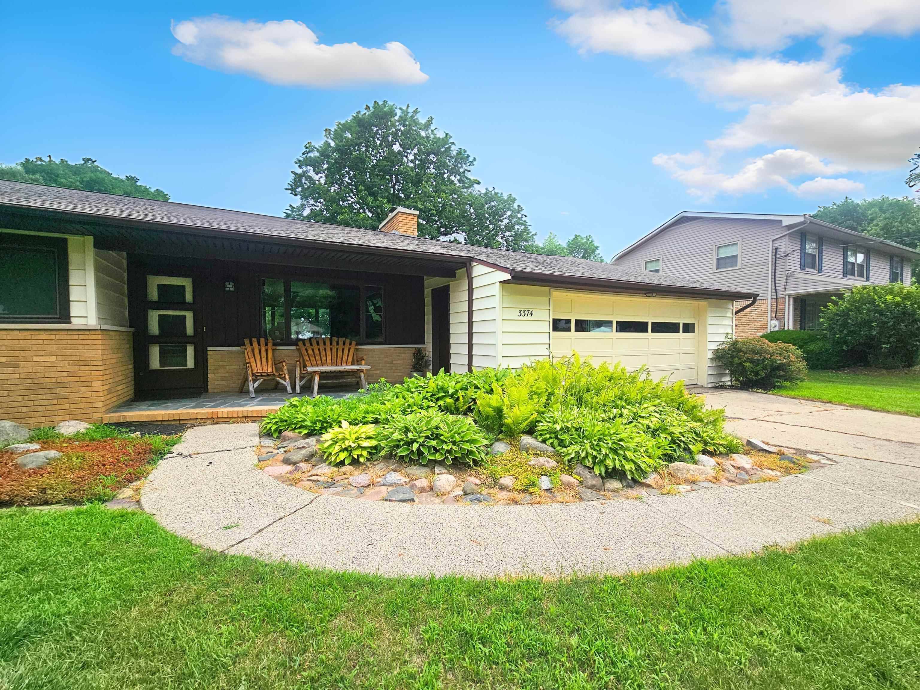 Clio, MI 48420,3374 Elmwood ST