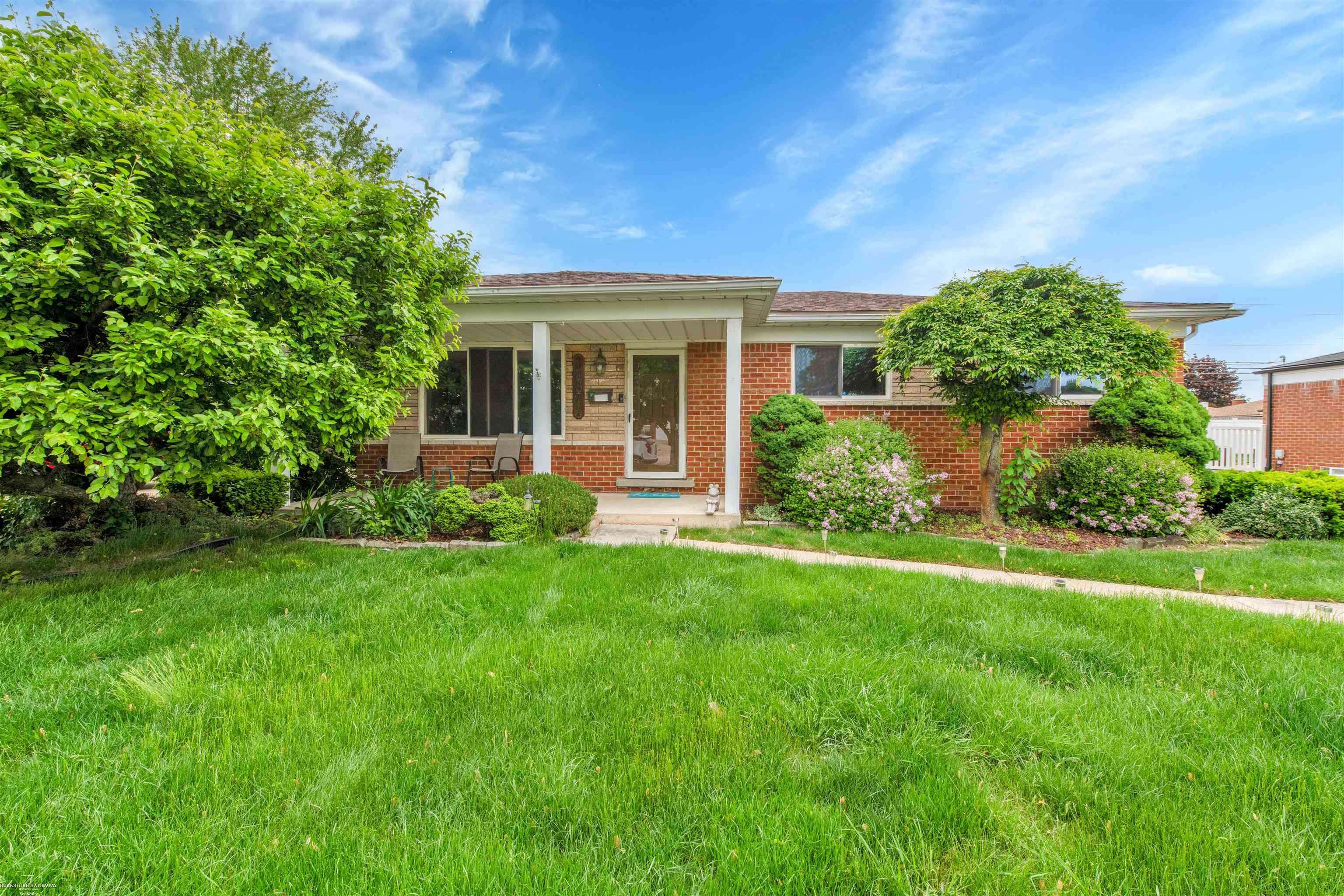 Sterling Heights, MI 48312,33874 Brookshire DR