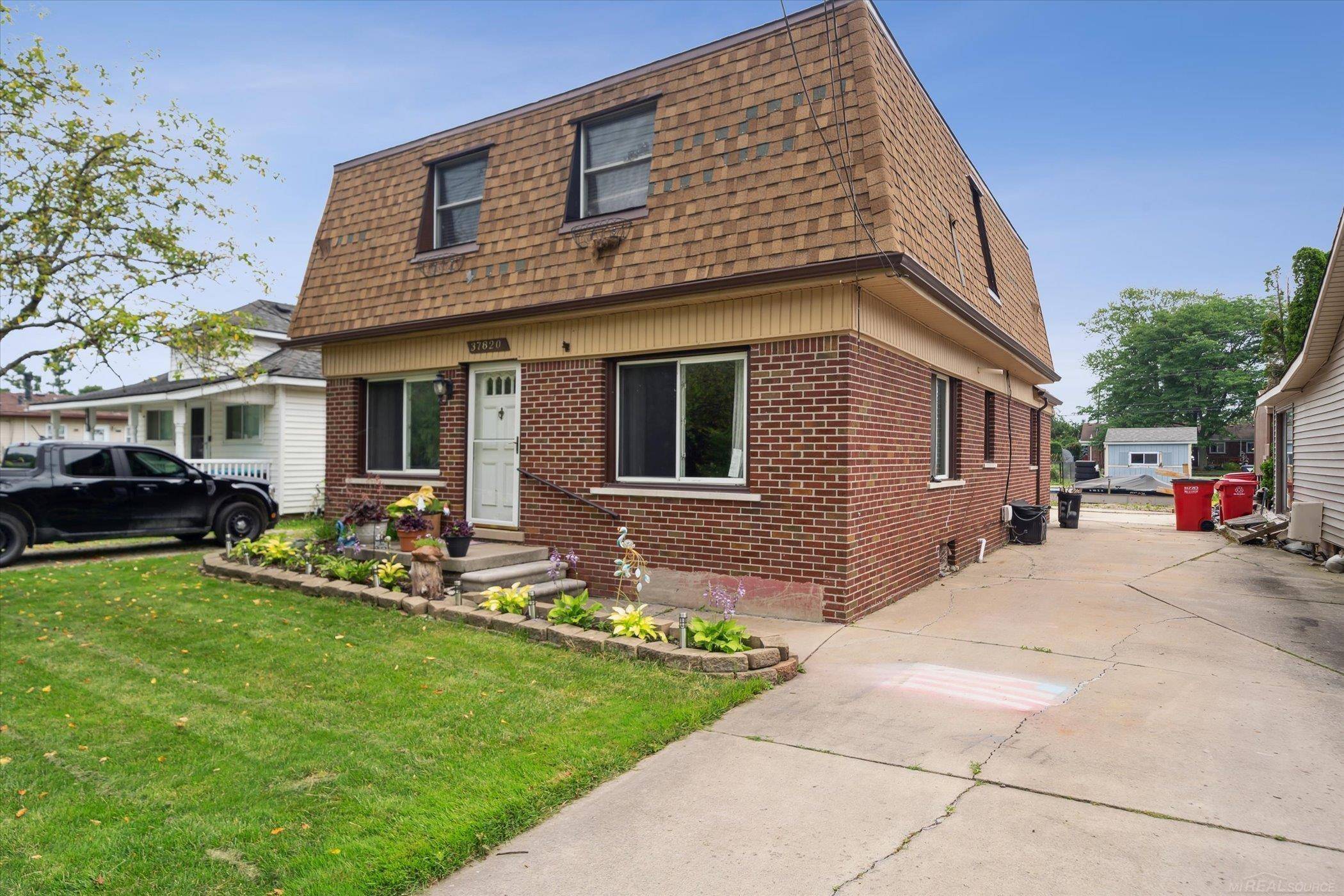 Harrison Twp, MI 48045,37820 Maplehill ST