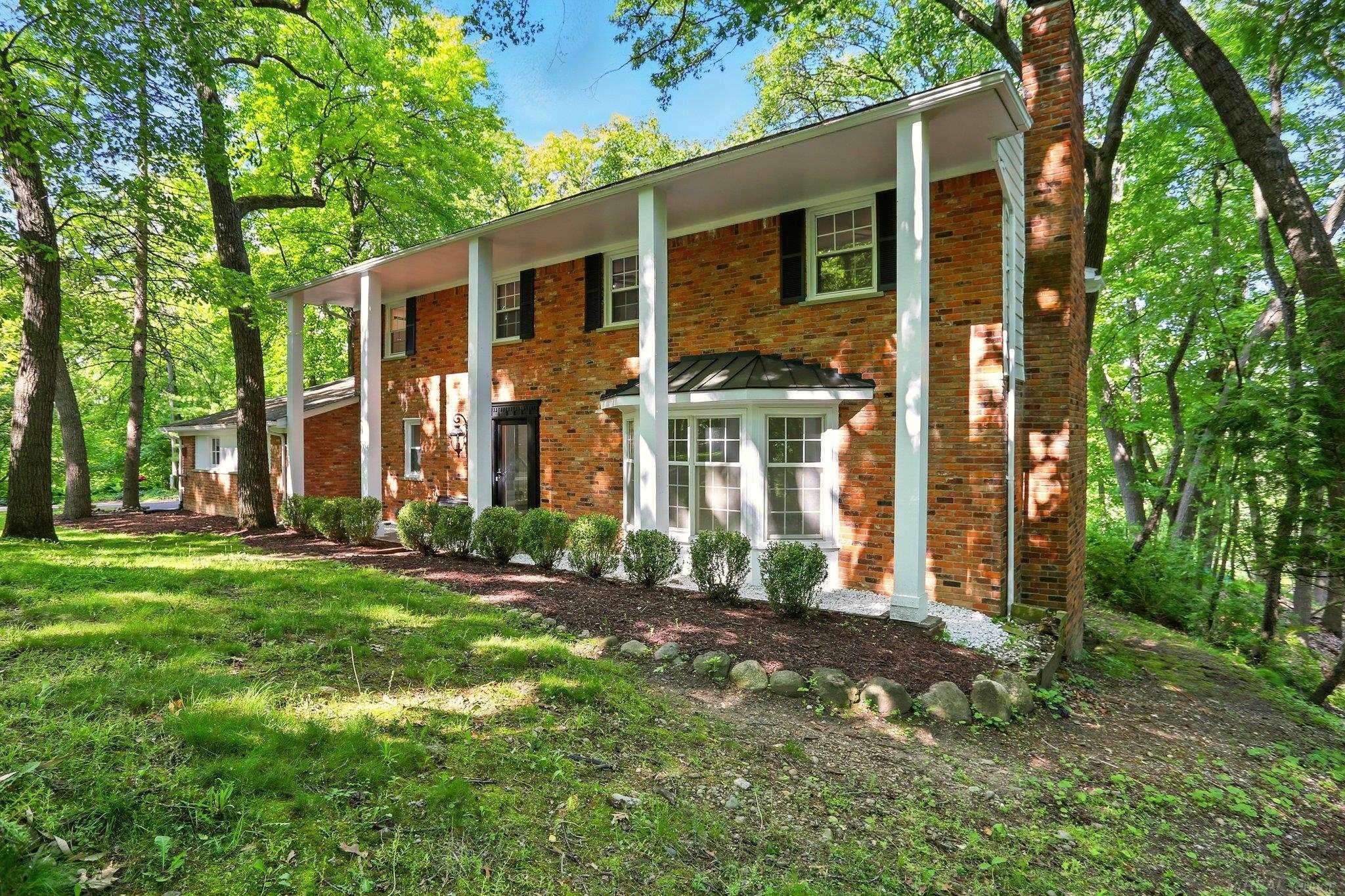 Rochester Hills, MI 48306,761 Apple Hill LN