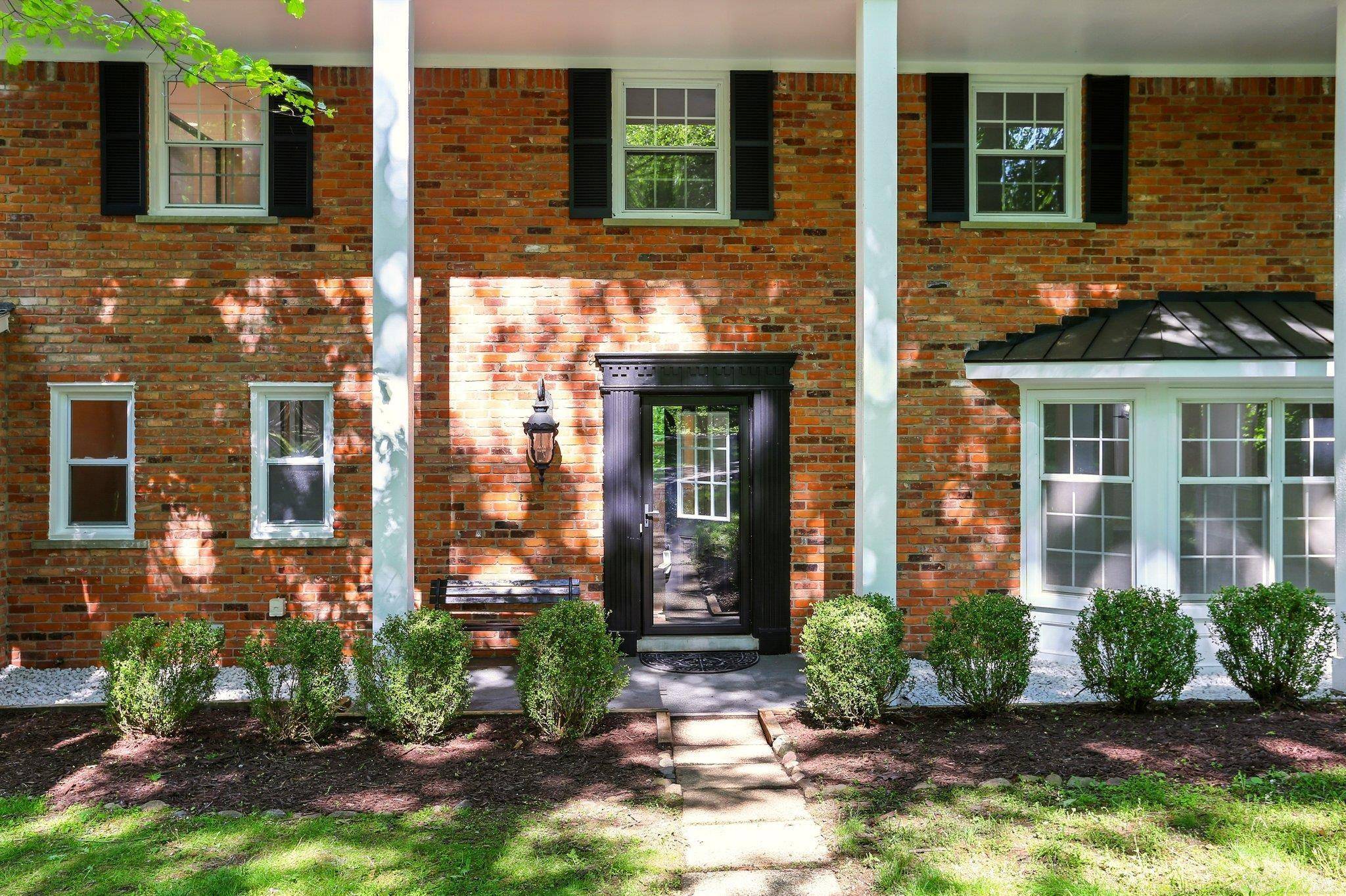 Rochester Hills, MI 48306,761 Apple Hill LN