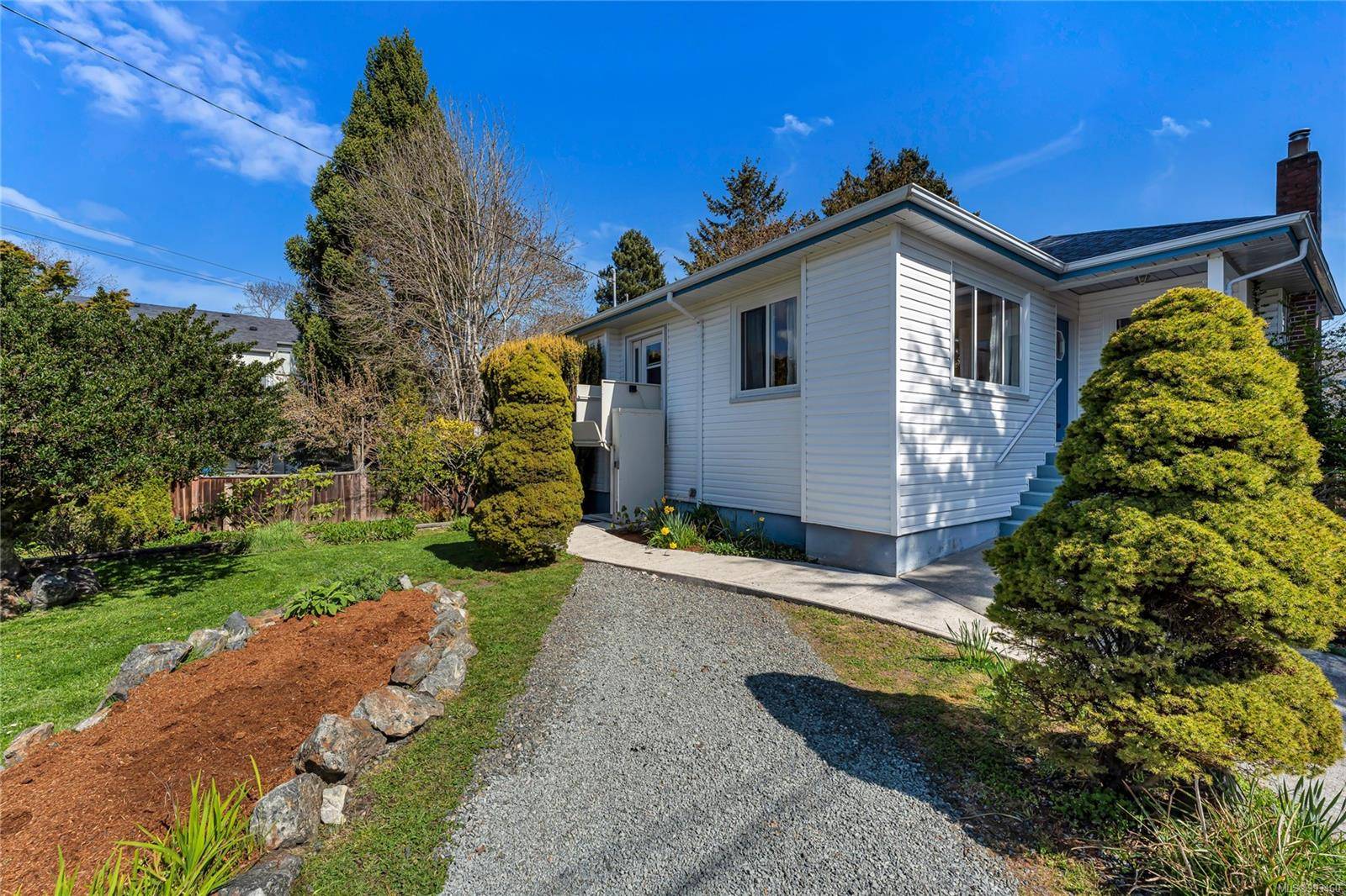 Victoria, BC V8S 1L9,1456 Thurlow Rd