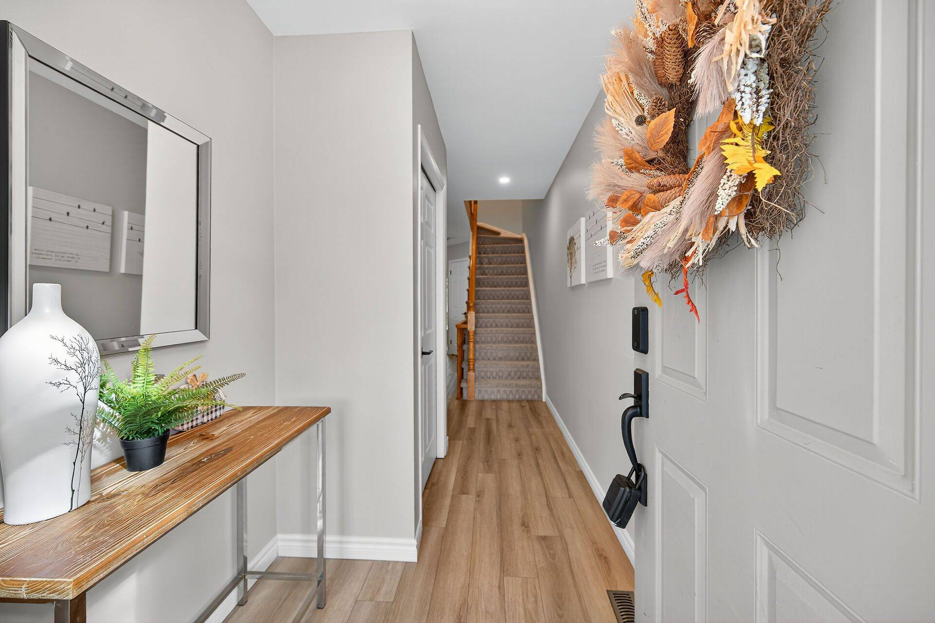 Burlington, ON L7M 4J7,2015 Cleaver AVE #28