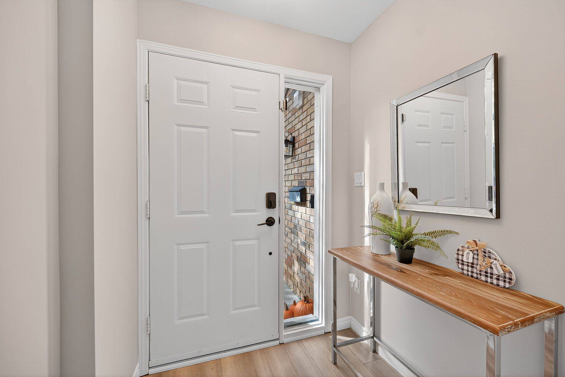 Burlington, ON L7M 4J7,2015 Cleaver AVE #28