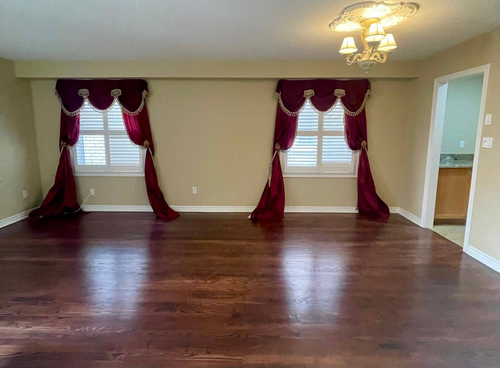 Brampton, ON L7A 2V4,215 Edenbrook Hill DR