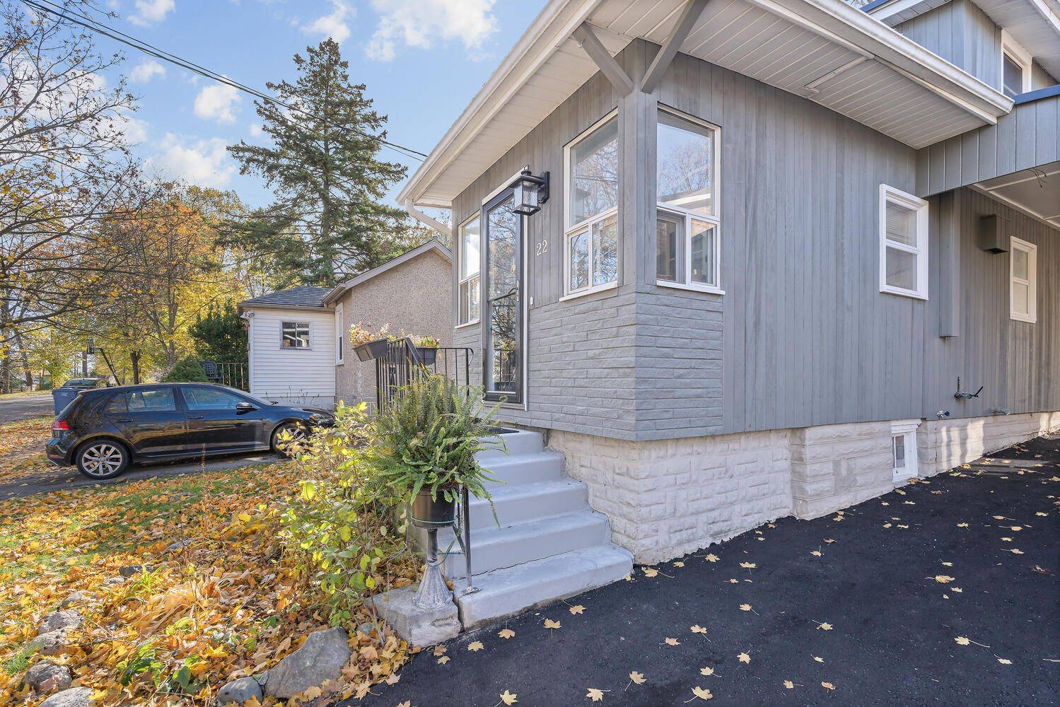 Guelph, ON N1E 4N2,22 LANE ST