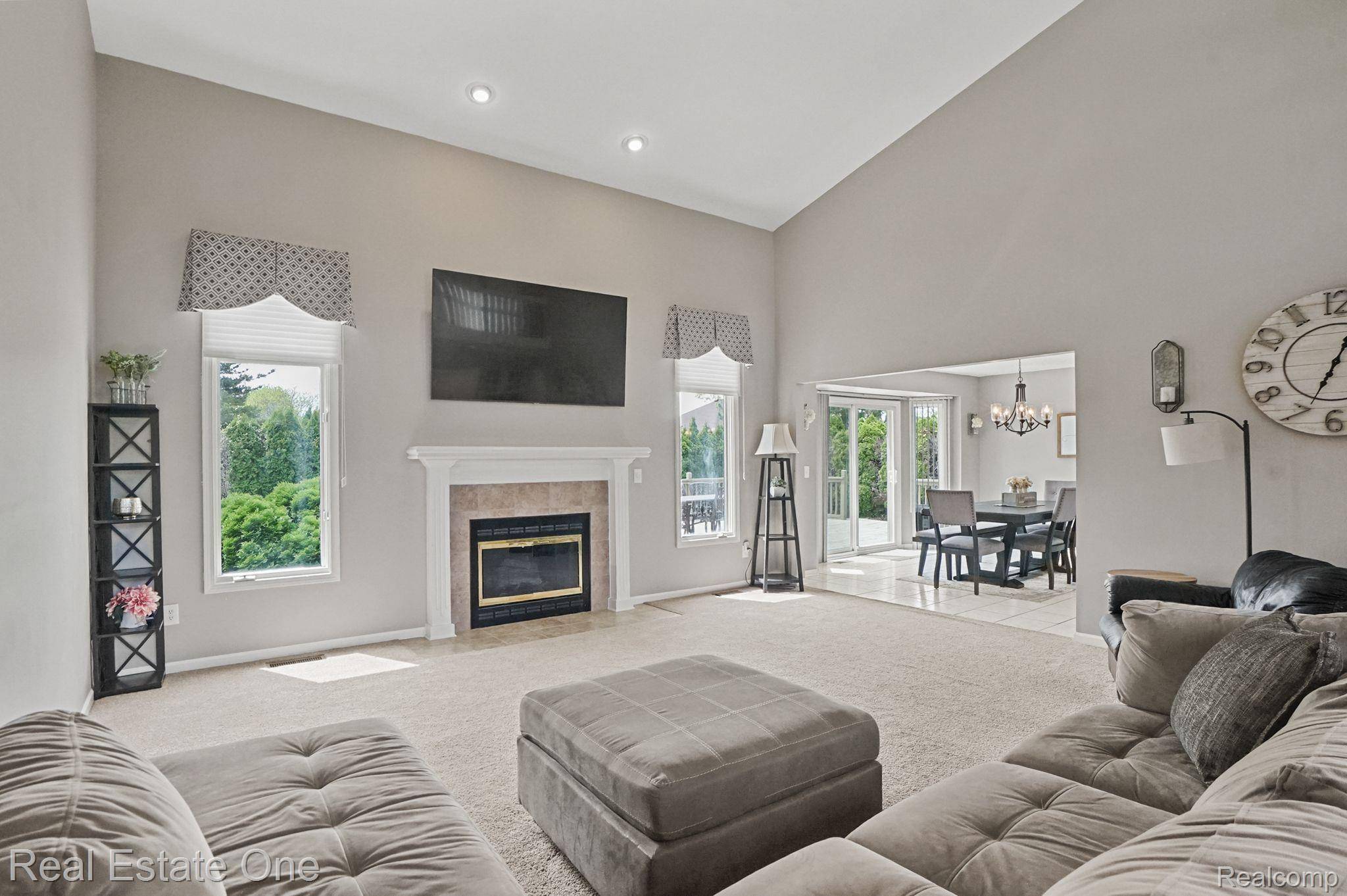 Macomb, MI 48044,19080 CALYPSO DR