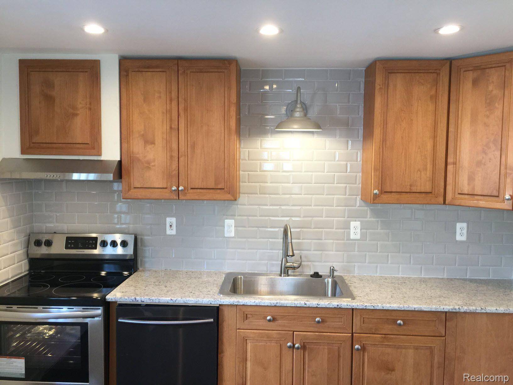 Taylor, MI 48180,12217 CORNELL ST