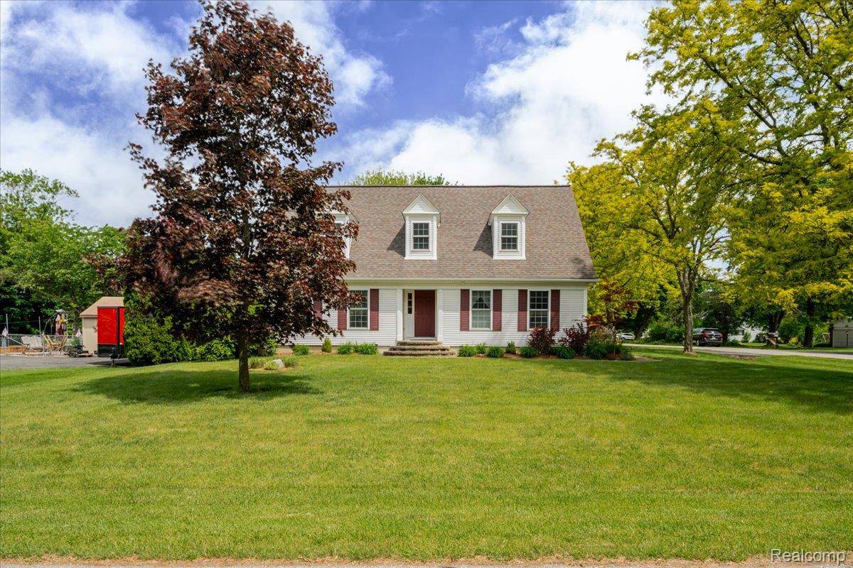 Brighton, MI 48116,8128 Bluebird DR