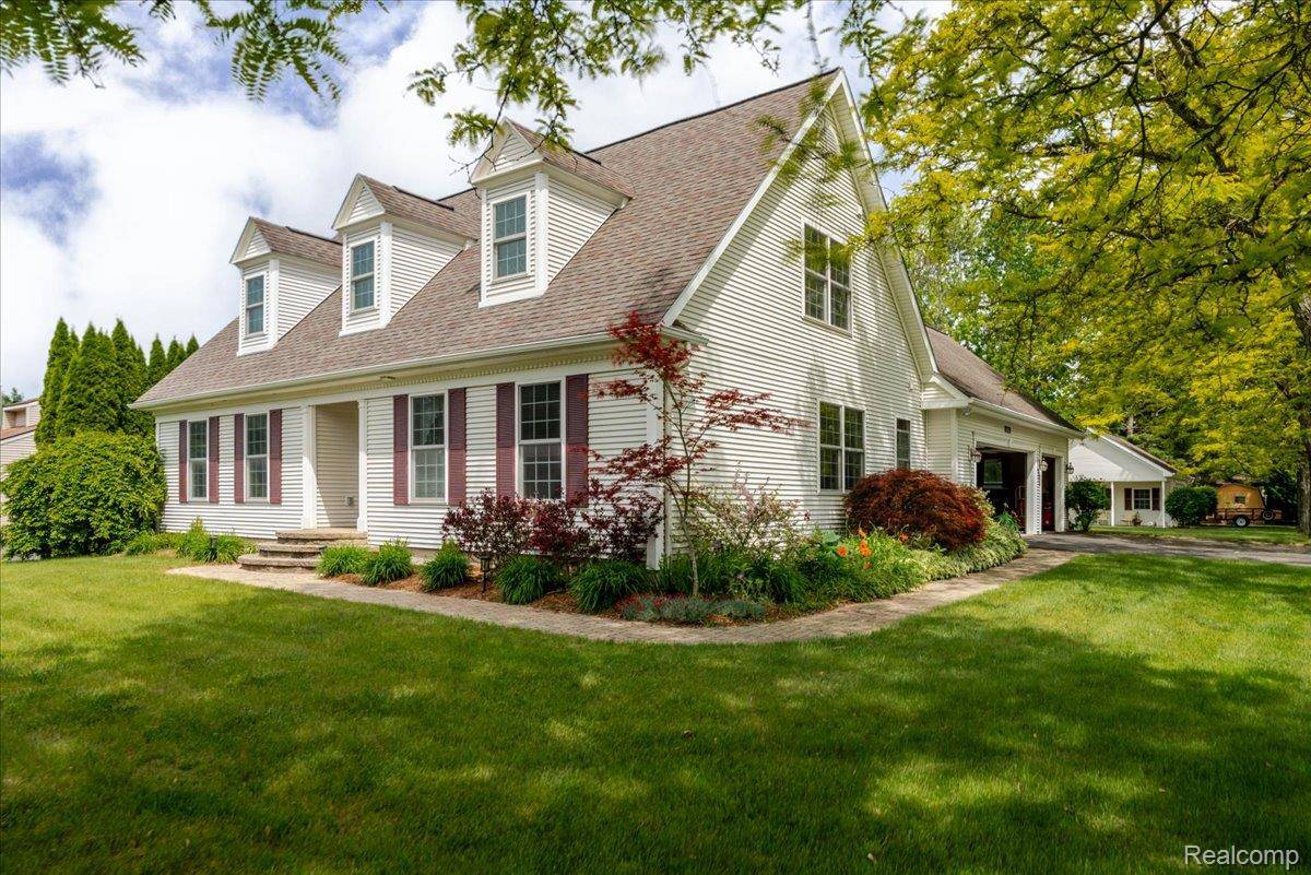 Brighton, MI 48116,8128 Bluebird DR