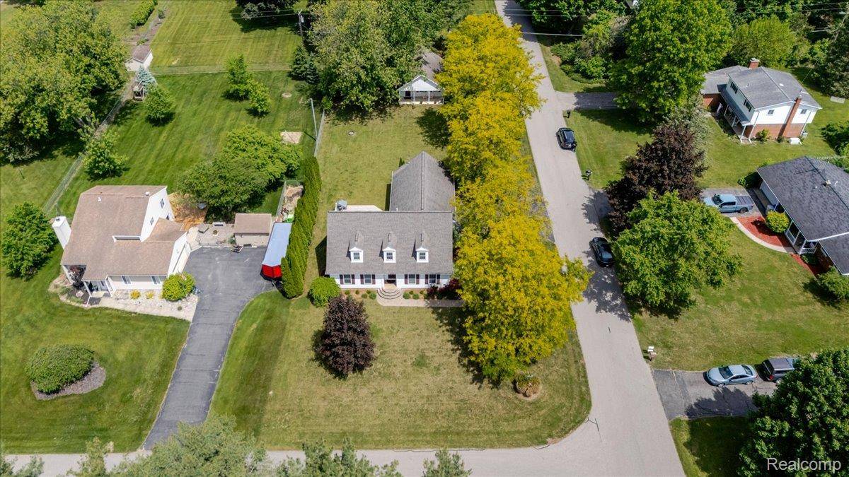 Brighton, MI 48116,8128 Bluebird DR