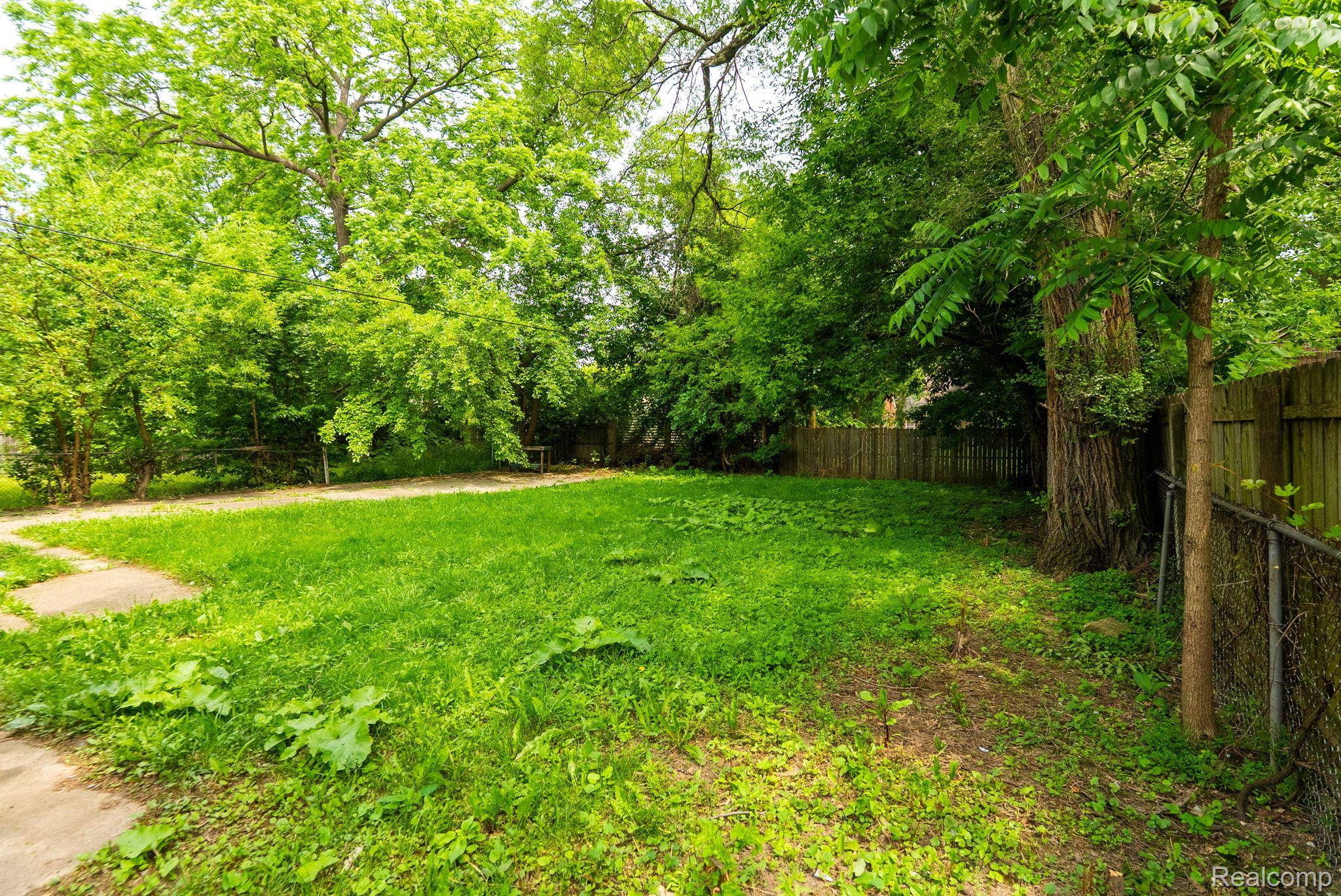 Detroit, MI 48224,12702 Kelly RD