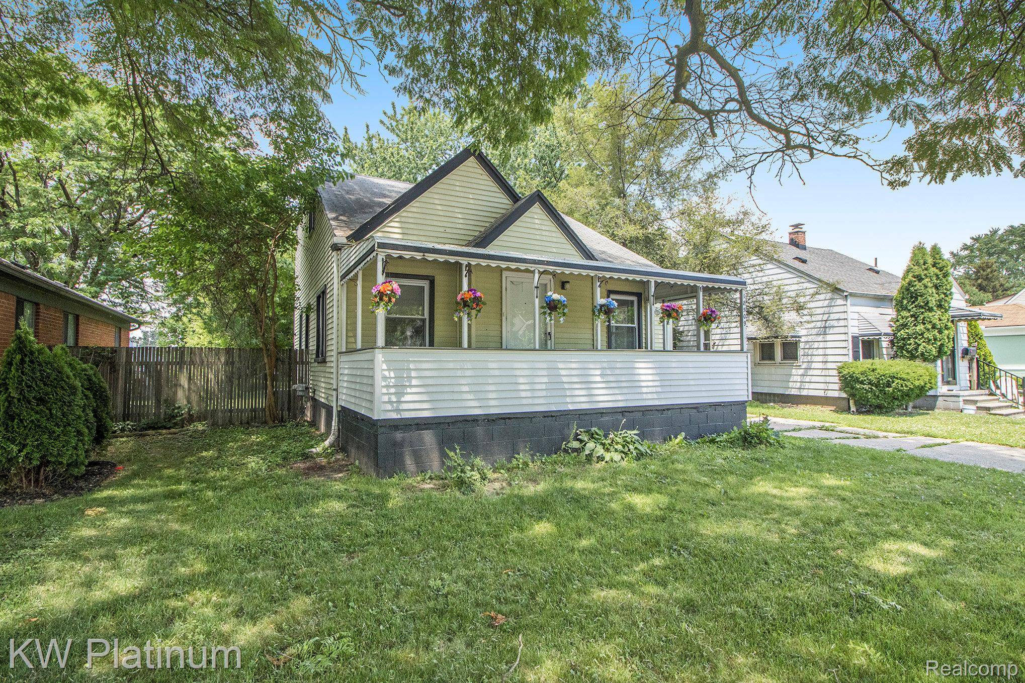 Roseville, MI 48066,18509 Victor ST