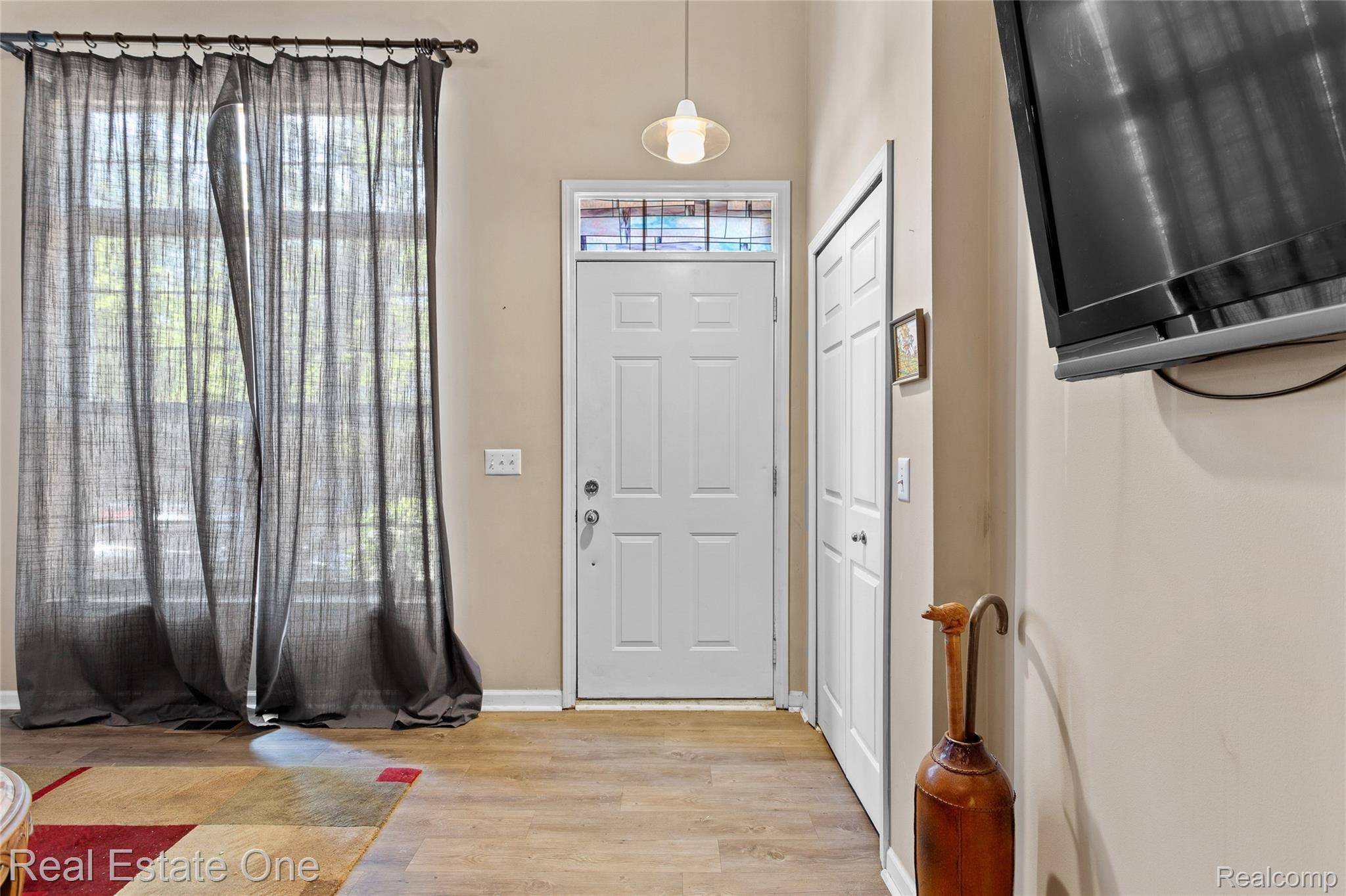 Dearborn, MI 48124,22145 W Village DR