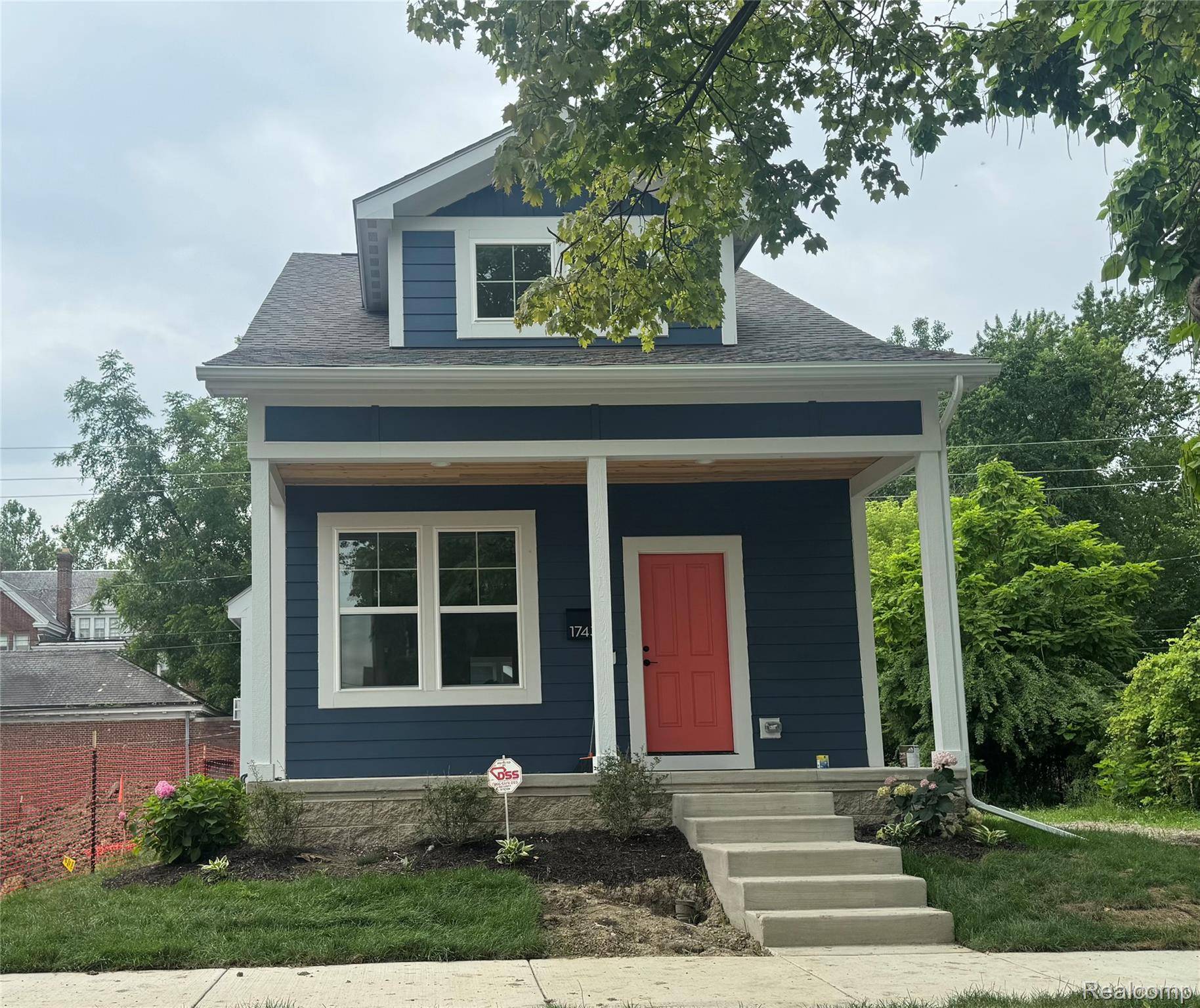 Detroit, MI 48214,1743 Fischer ST