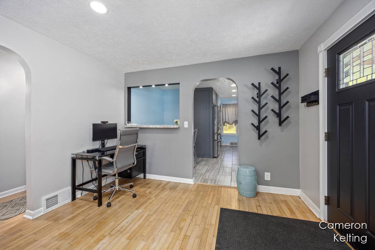 Bath, MI 48808,5364 Drumheller RD