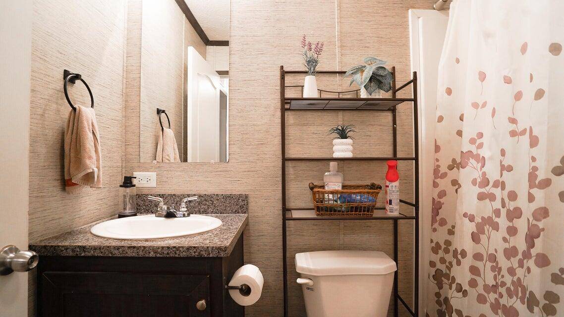 West Olive, MI 49460,8747 Muirfield DR