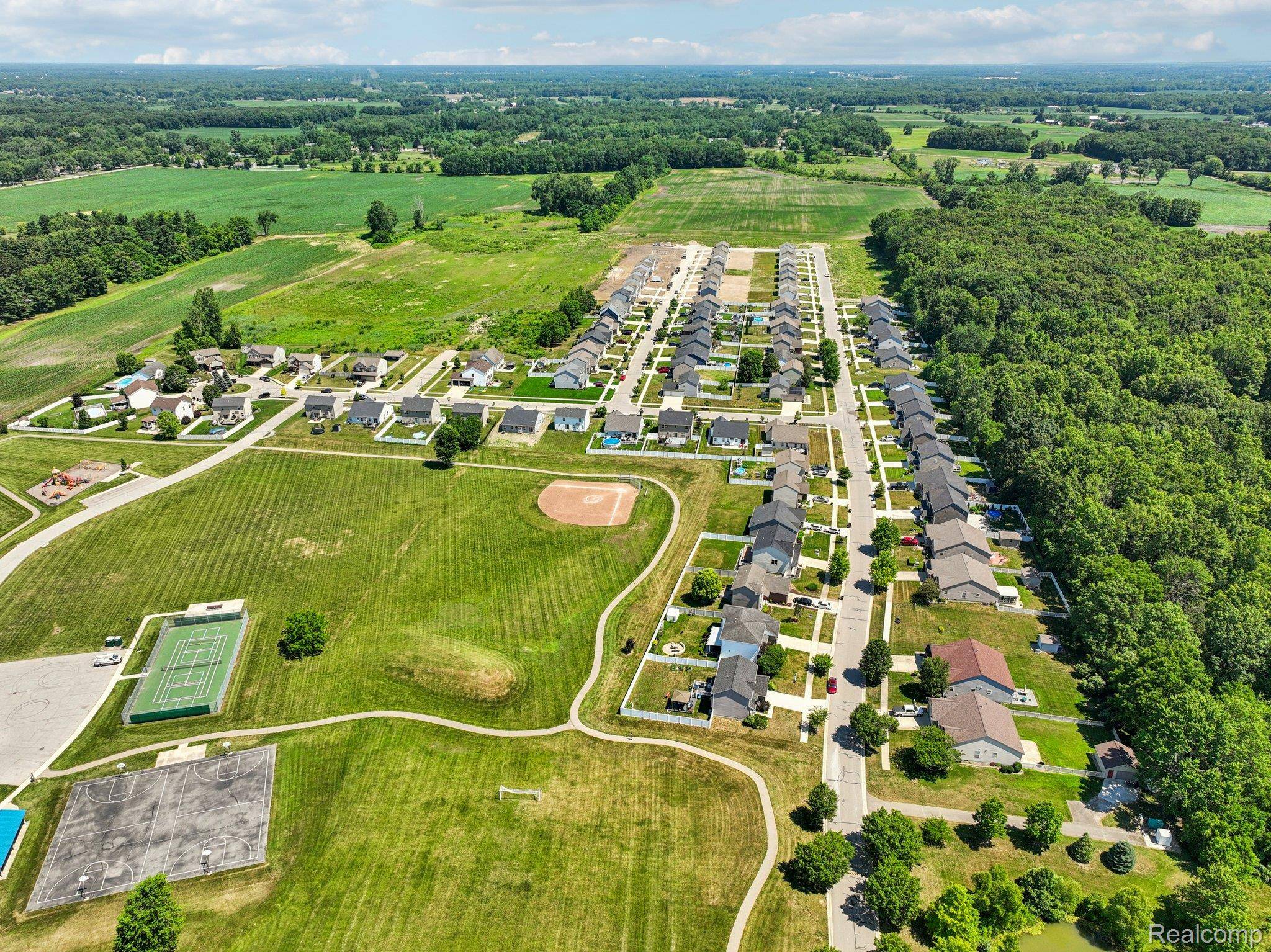 Monroe, MI 48162,2205 GUNNISON LN