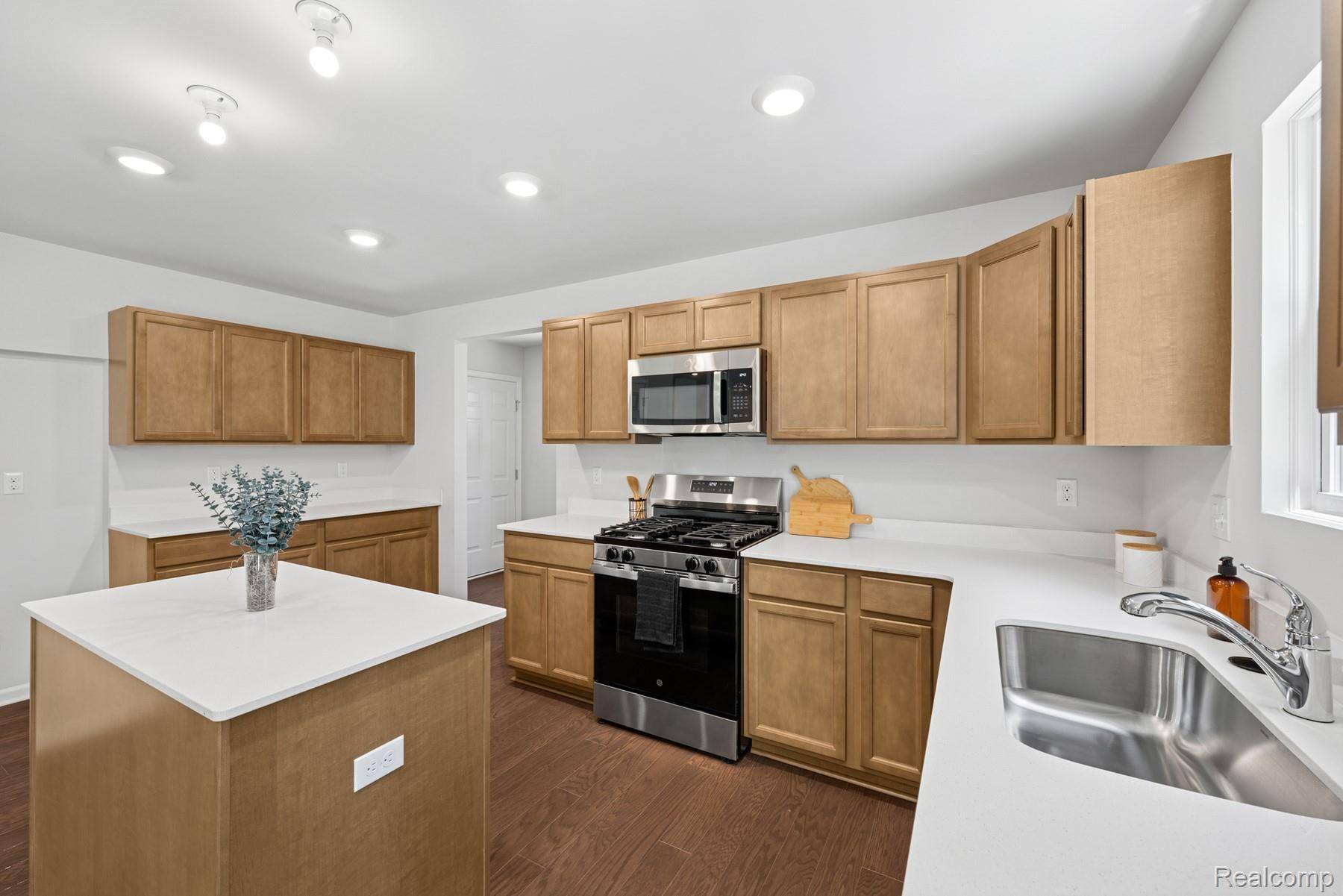 Van Buren, MI 48111,14149 OLD OAK TRL