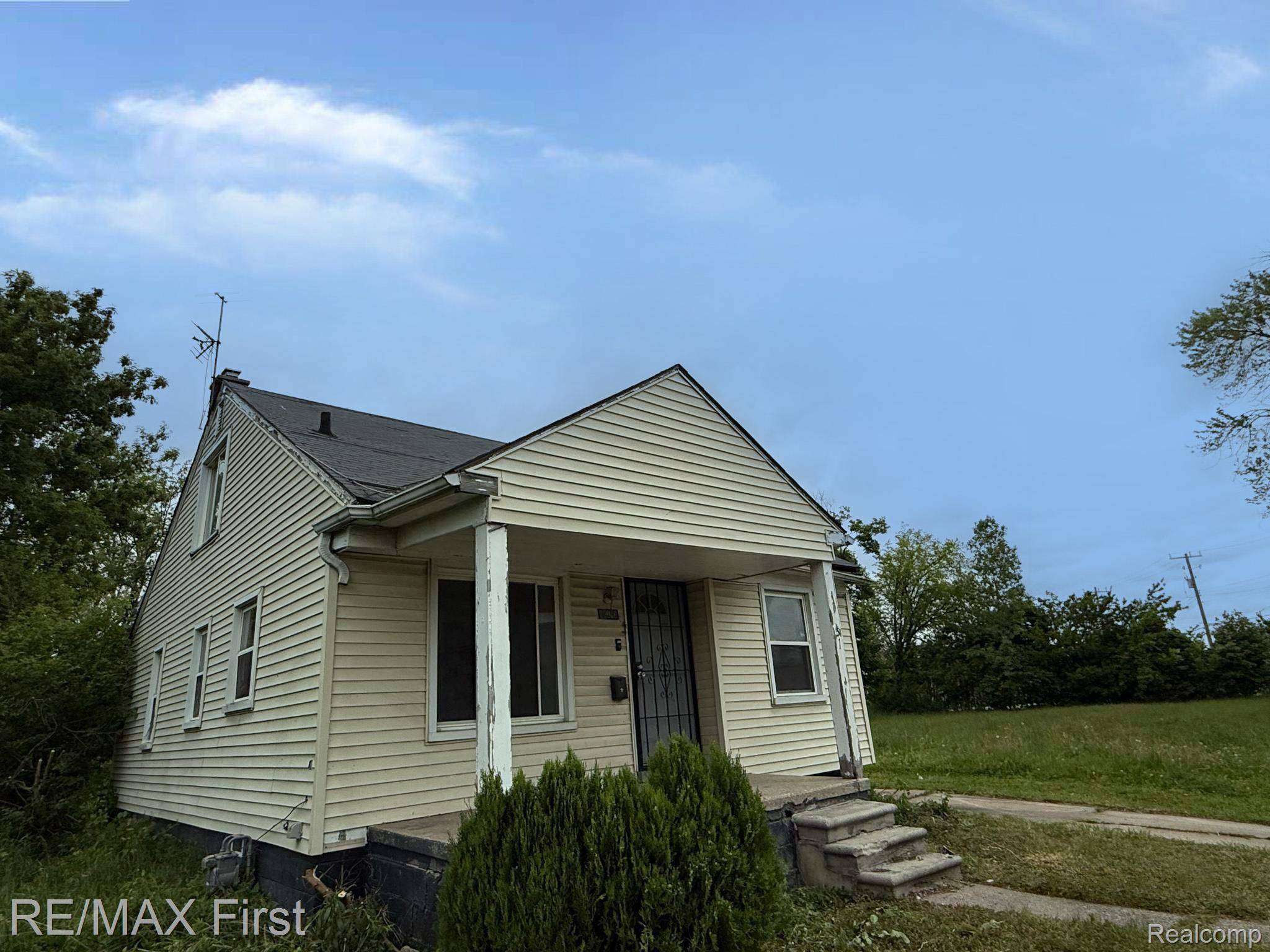 Detroit, MI 48213,11151 Rosemary ST