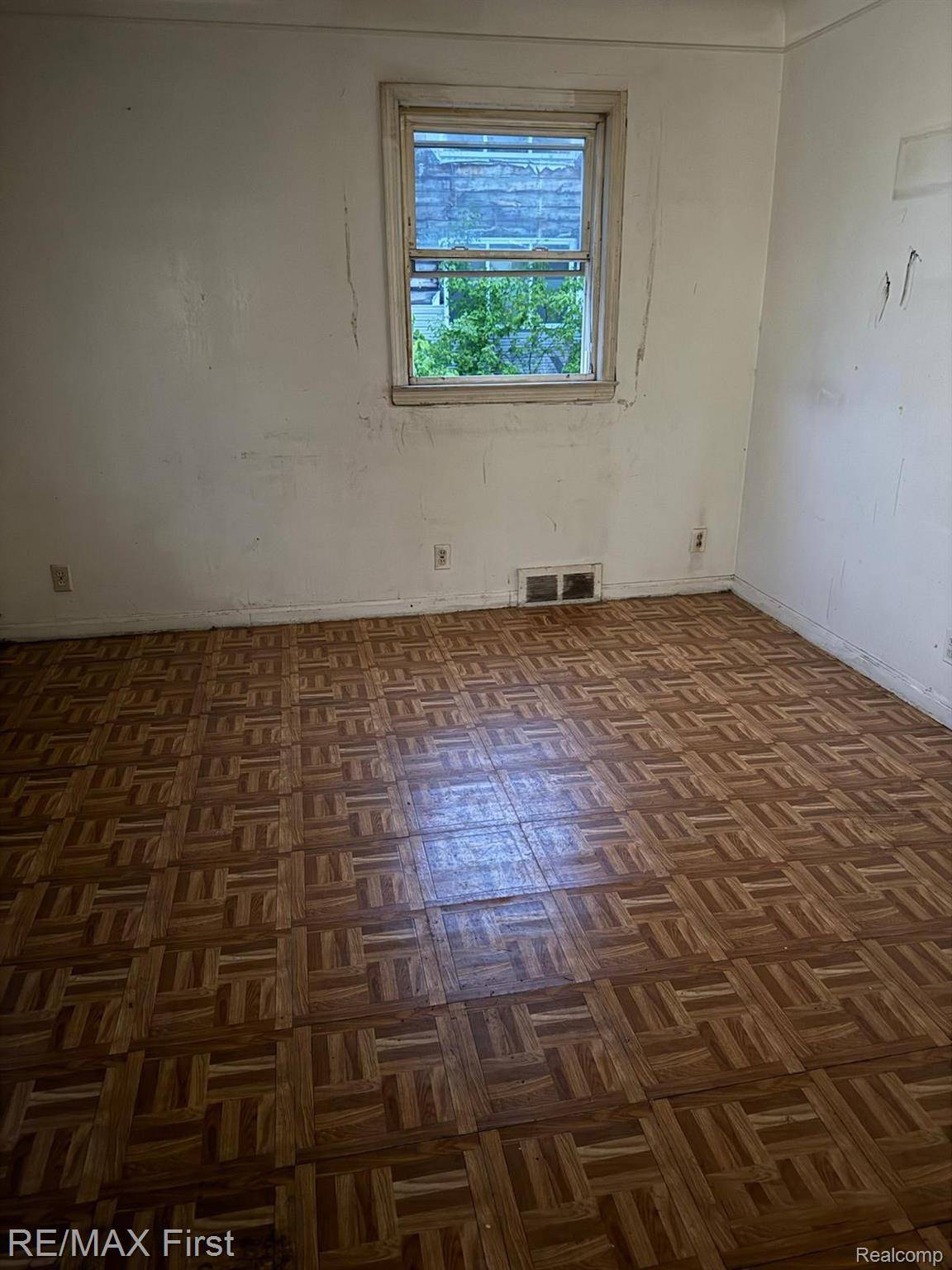 Detroit, MI 48213,11151 Rosemary ST