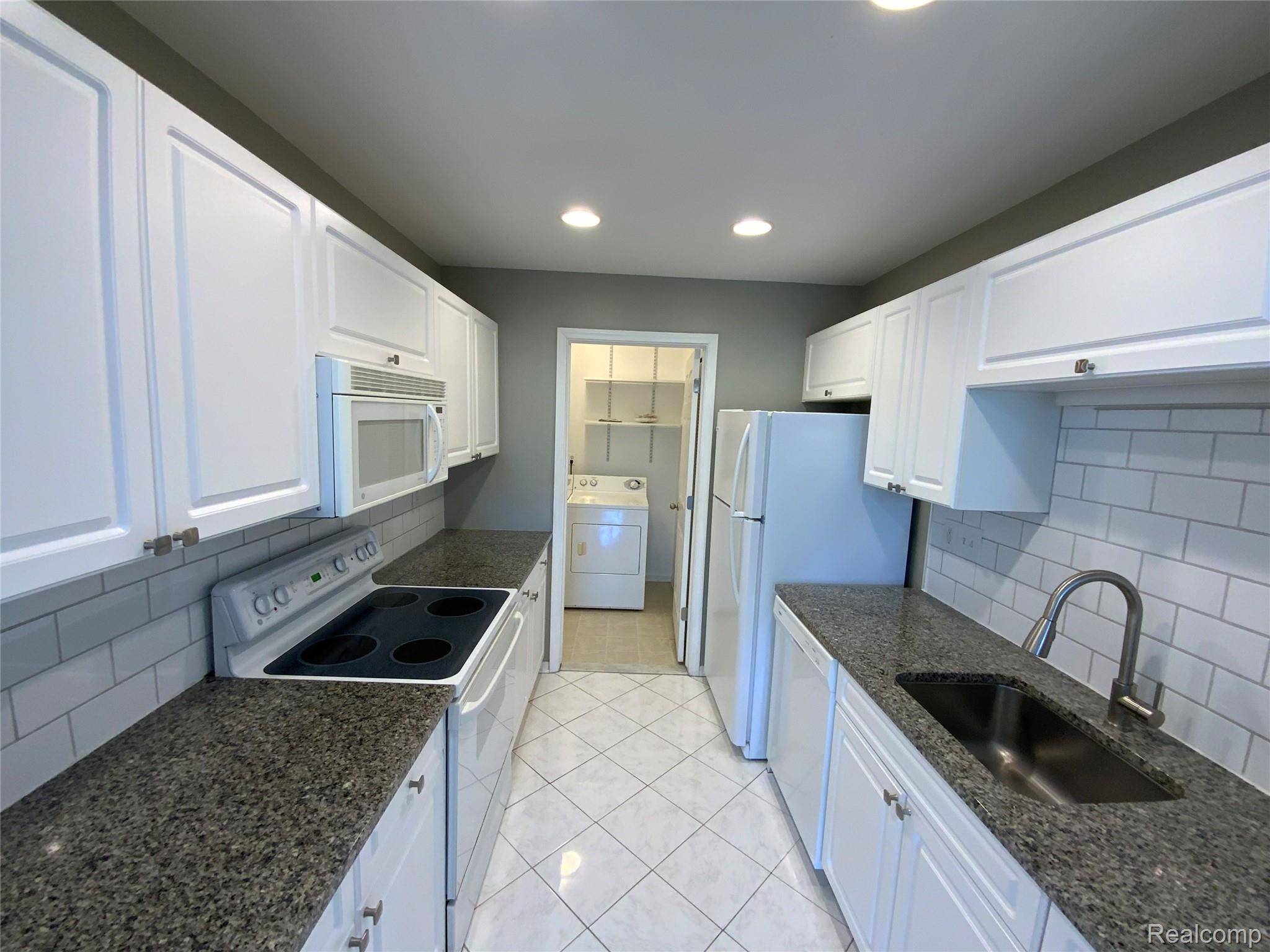 Rochester, MI 48306,3577 Oakmonte BLVD