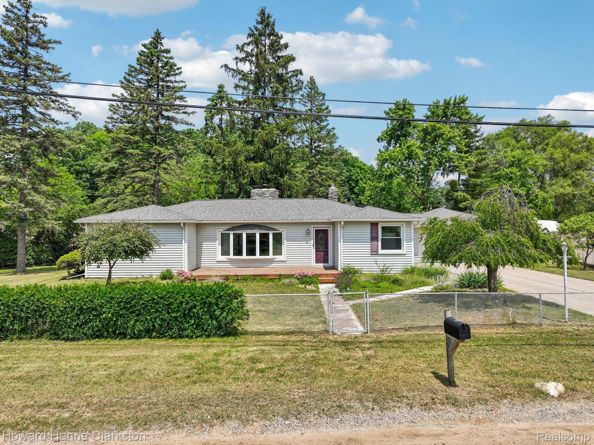 Clarkston, MI 48346,5766 Corunna AVE