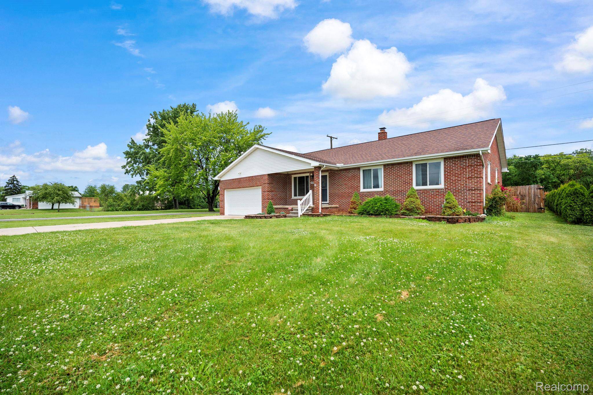 Woodhaven, MI 48183,26605 Allen RD