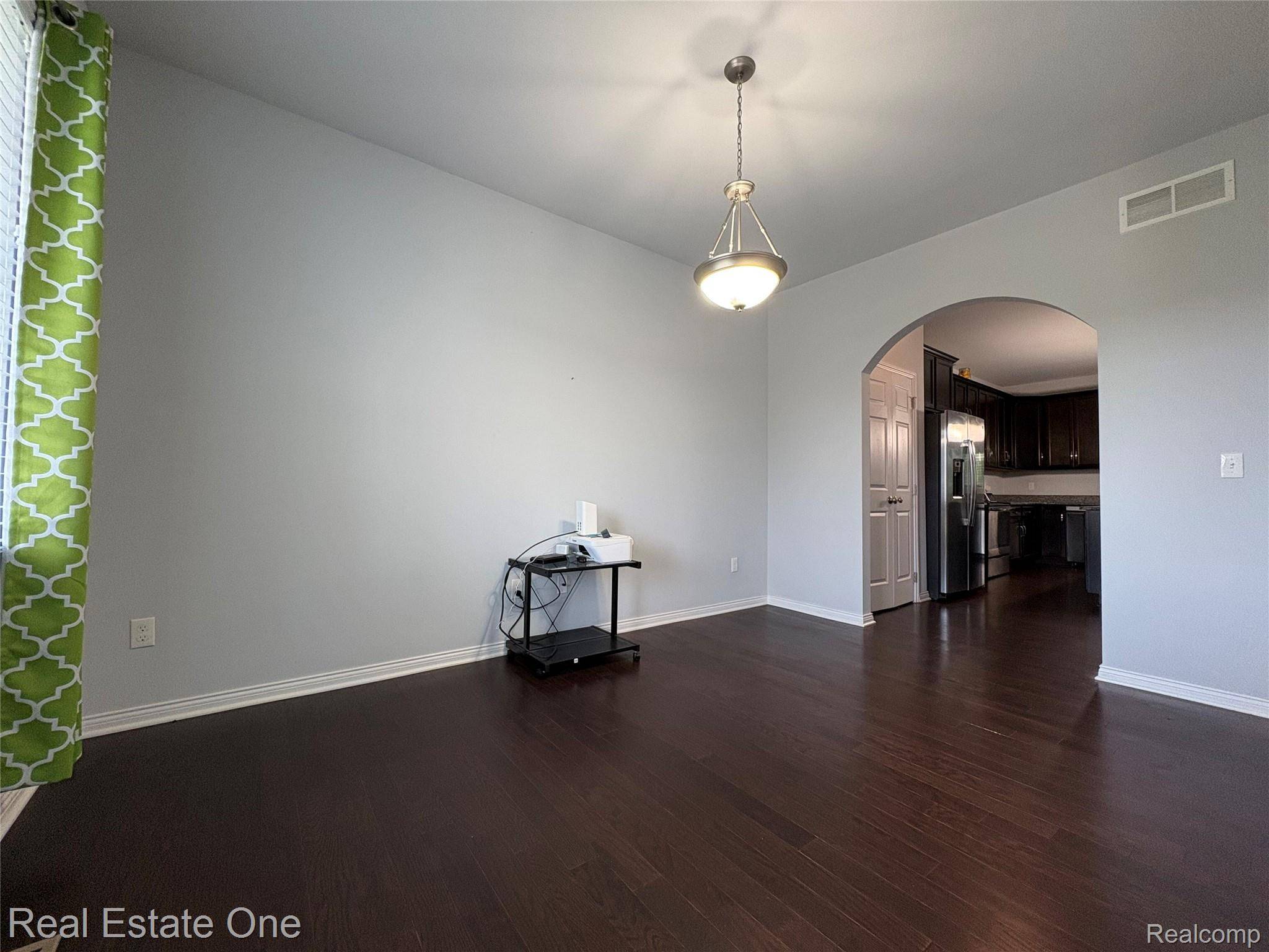 Holly, MI 48442,329 Beaver RUN