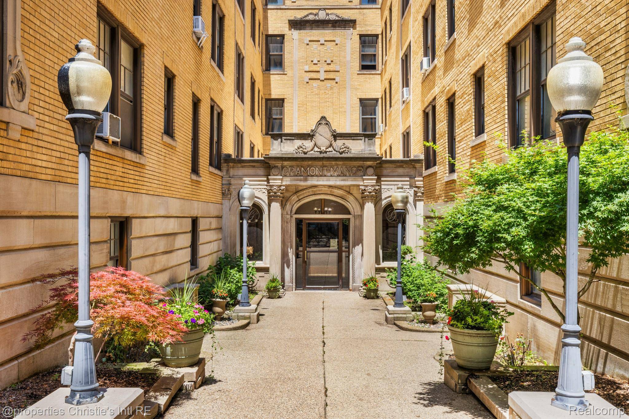 Detroit, MI 48202,120 Seward ST #U2