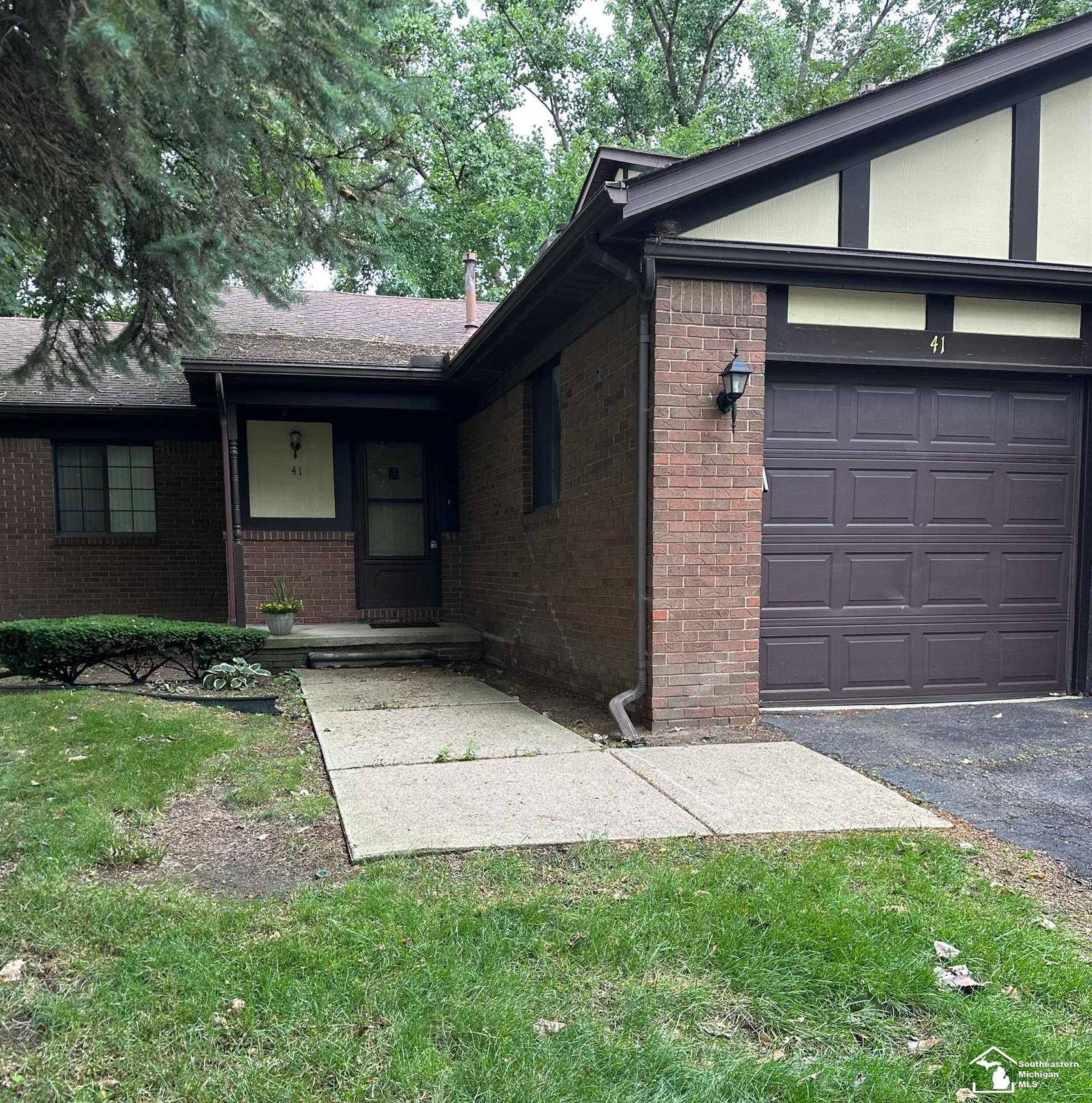 41 Parkplace W RD, Allen Park, MI 48101