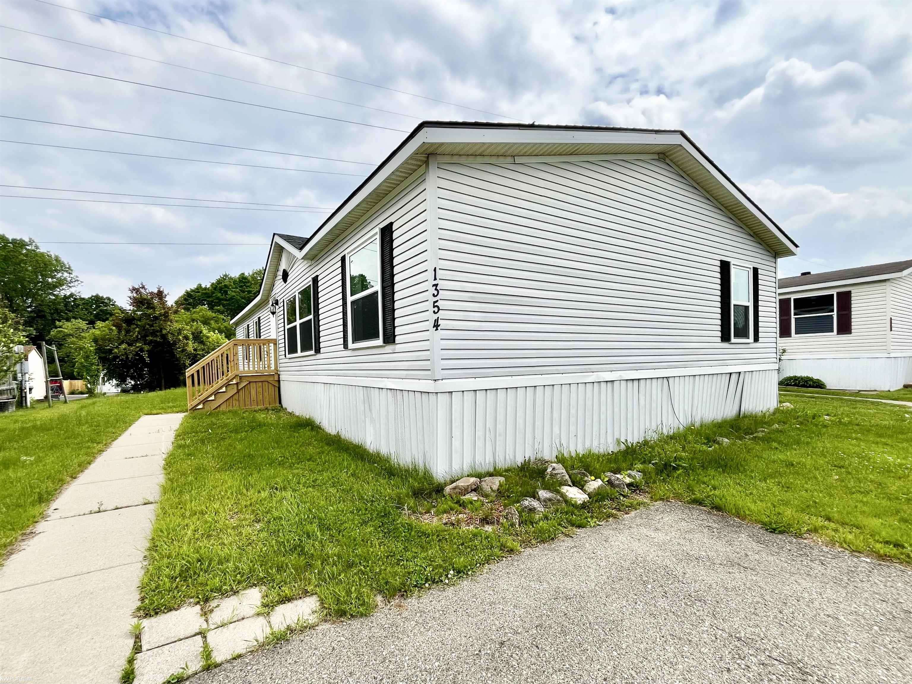 Pontiac, MI 48340,1354 Hilltop