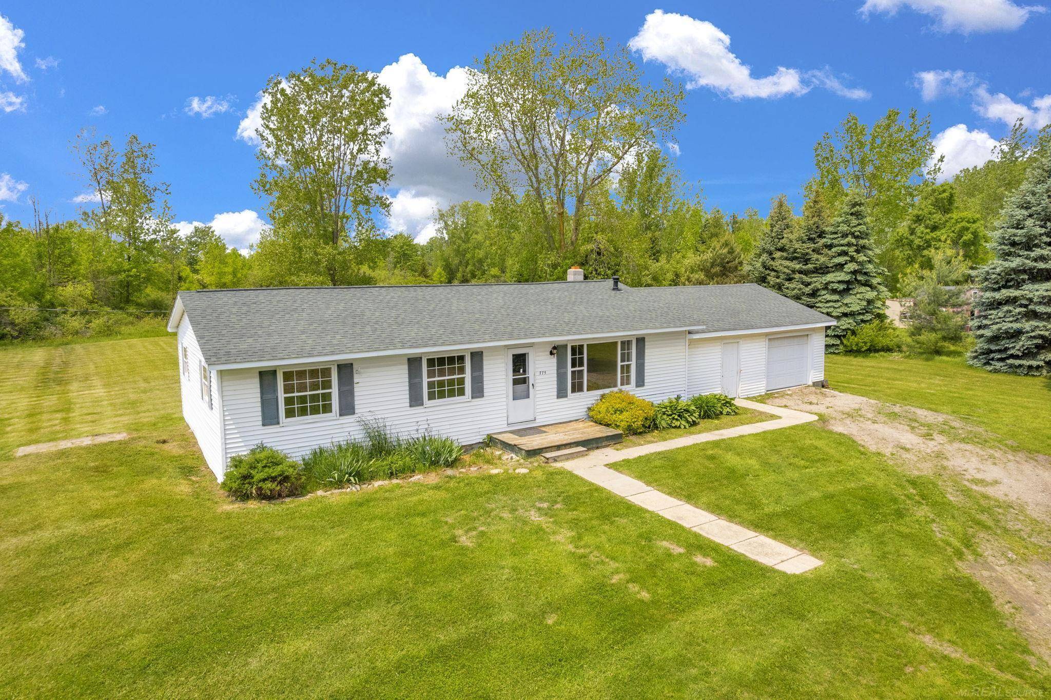775 N Church RD, Bridgehampton Twp, MI 48419