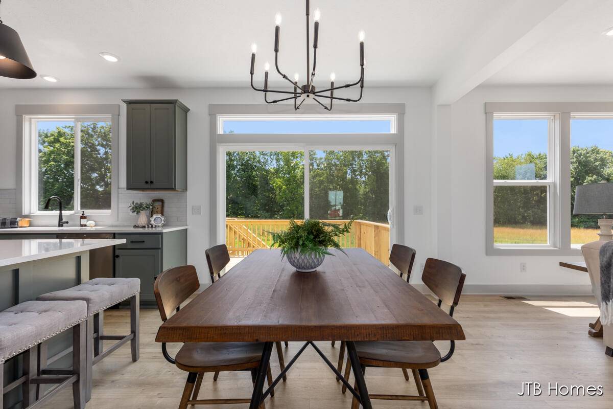 Alto, MI 49302,8284 Kettle Oak DR