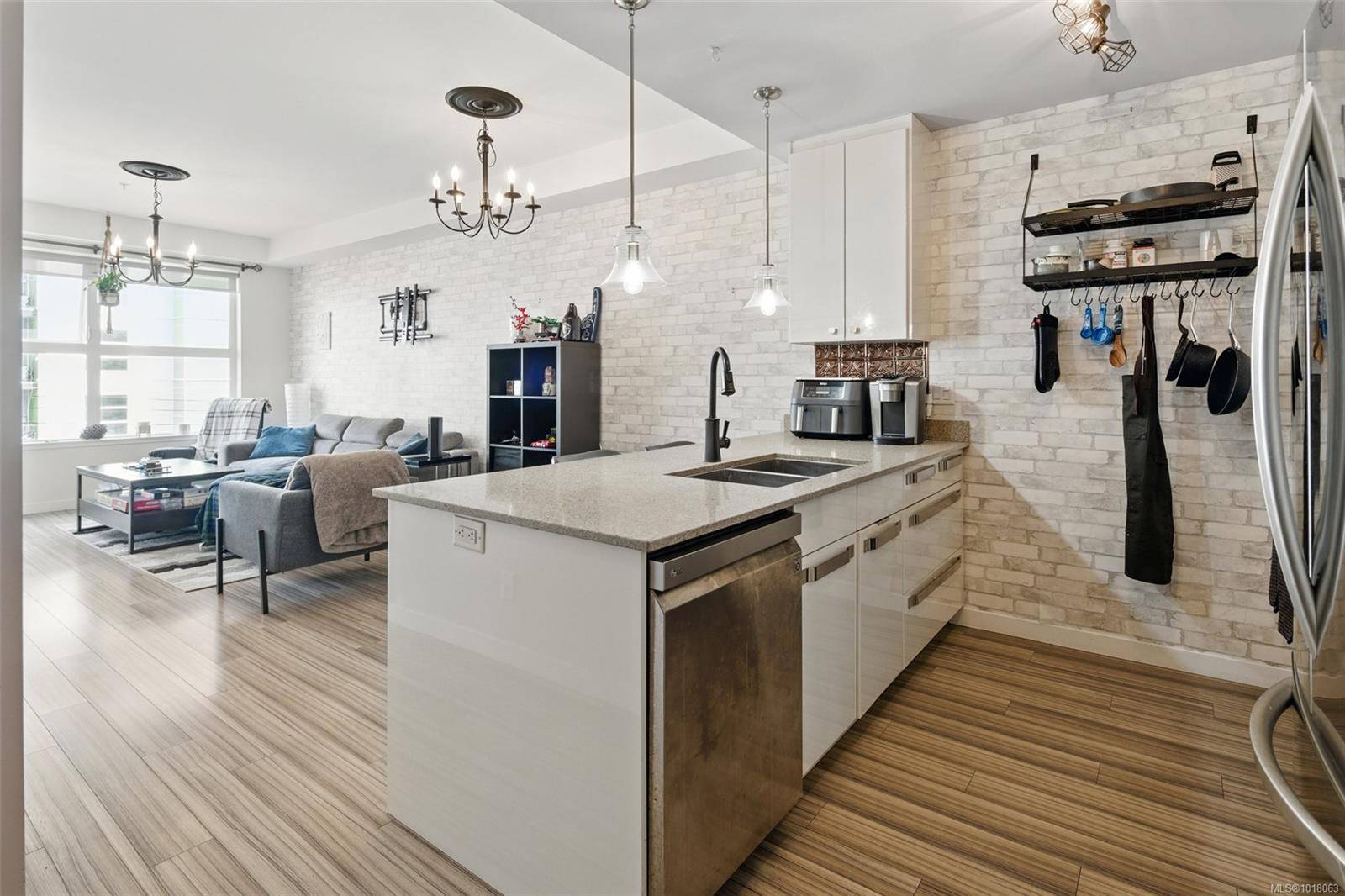 Langford, BC V9B 0P3,2871 Jacklin Rd #304