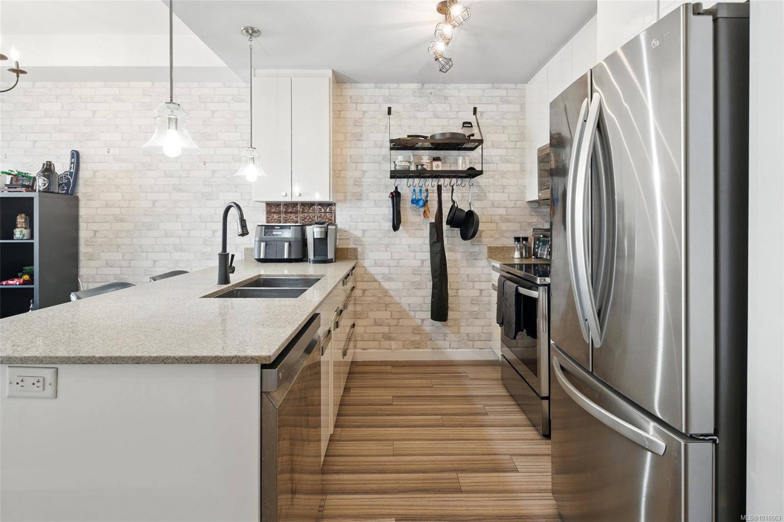 Langford, BC V9B 0P3,2871 Jacklin Rd #304