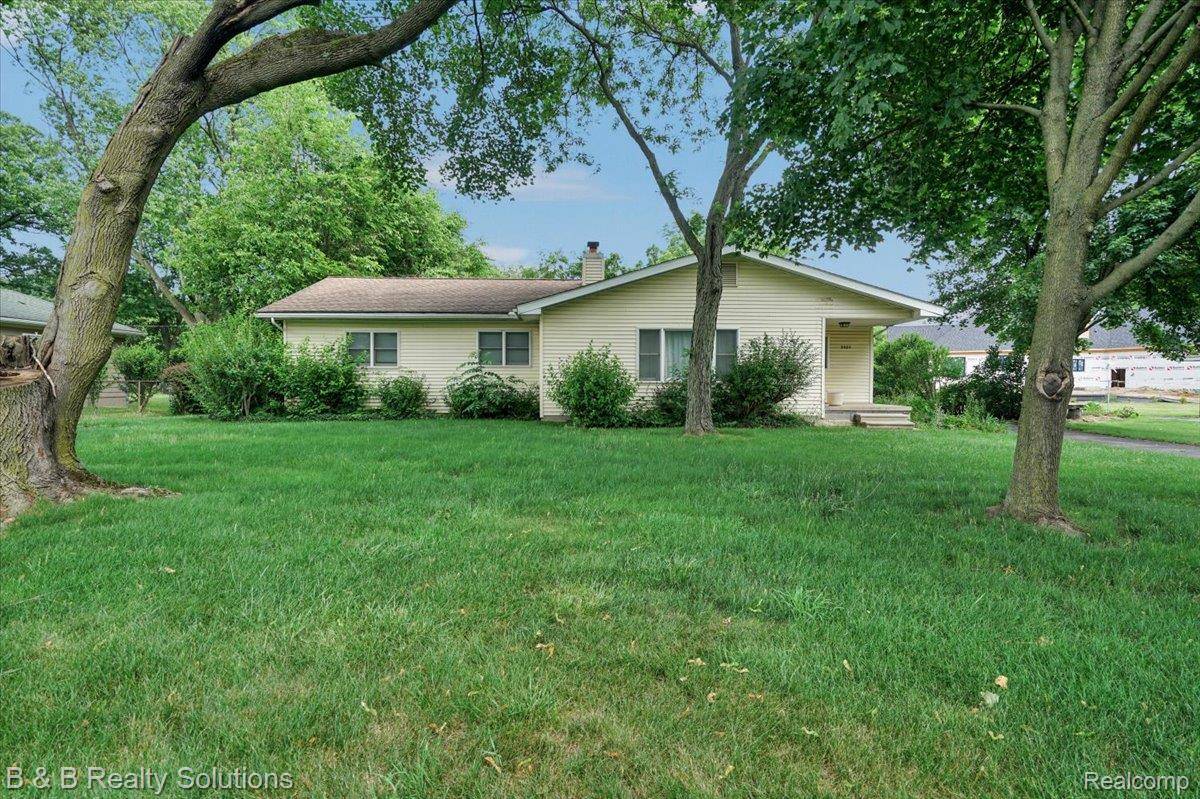 Auburn Hills, MI 48326,3423 Nichols RD