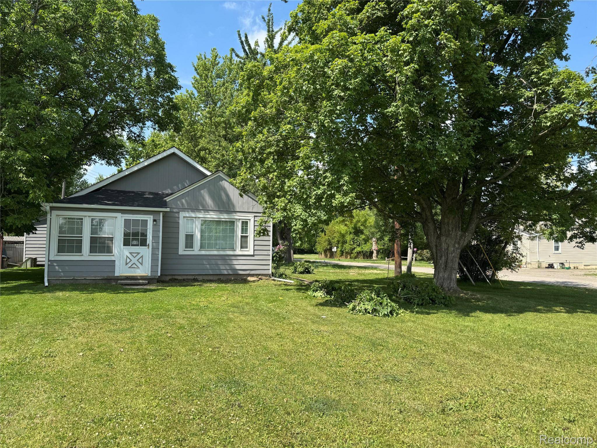 Romulus, MI 48174,28112 Ecorse RD