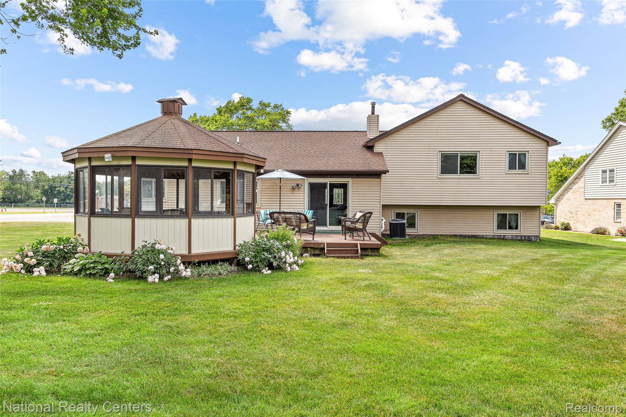 Wixom, MI 48393,1306 Bishops Terrace