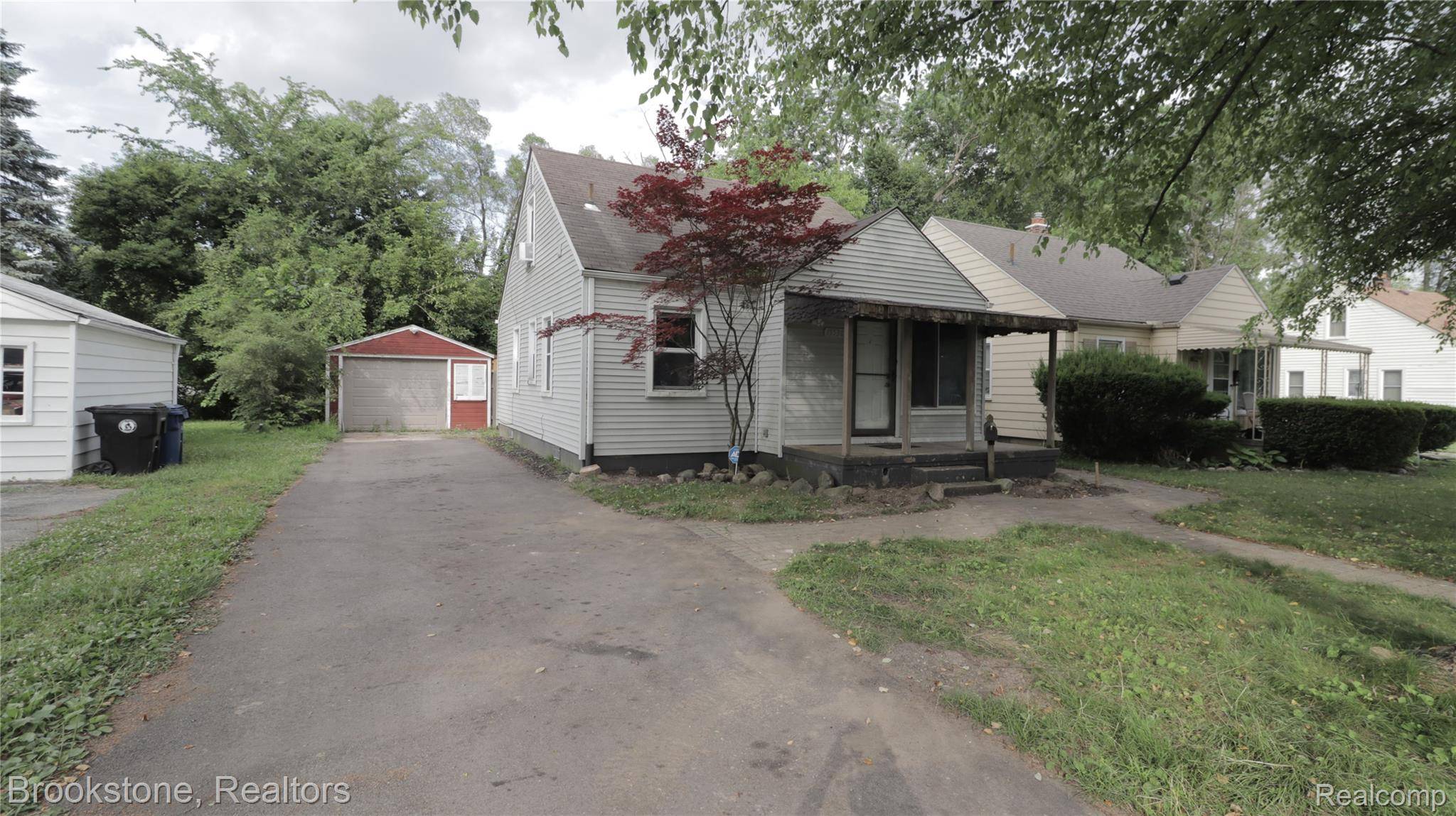 Redford, MI 48239,15530 Winston