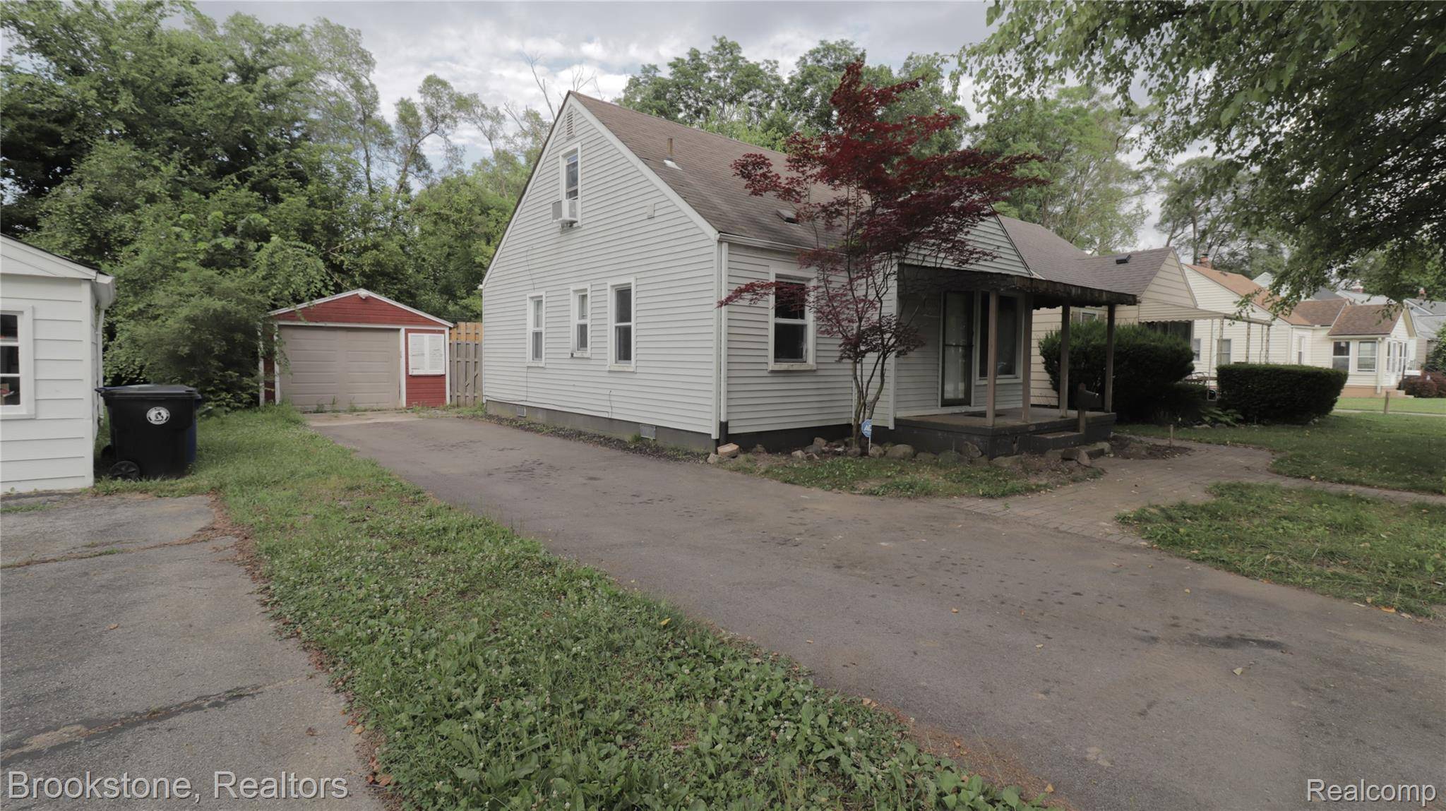 Redford, MI 48239,15530 Winston