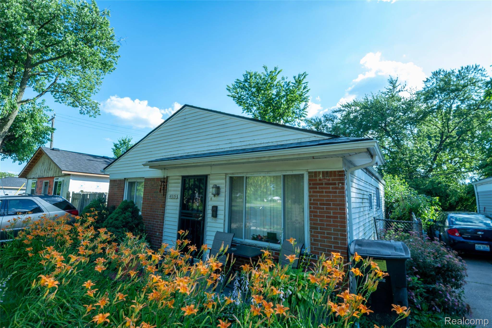 Detroit, MI 48215,4315 Algonquin ST